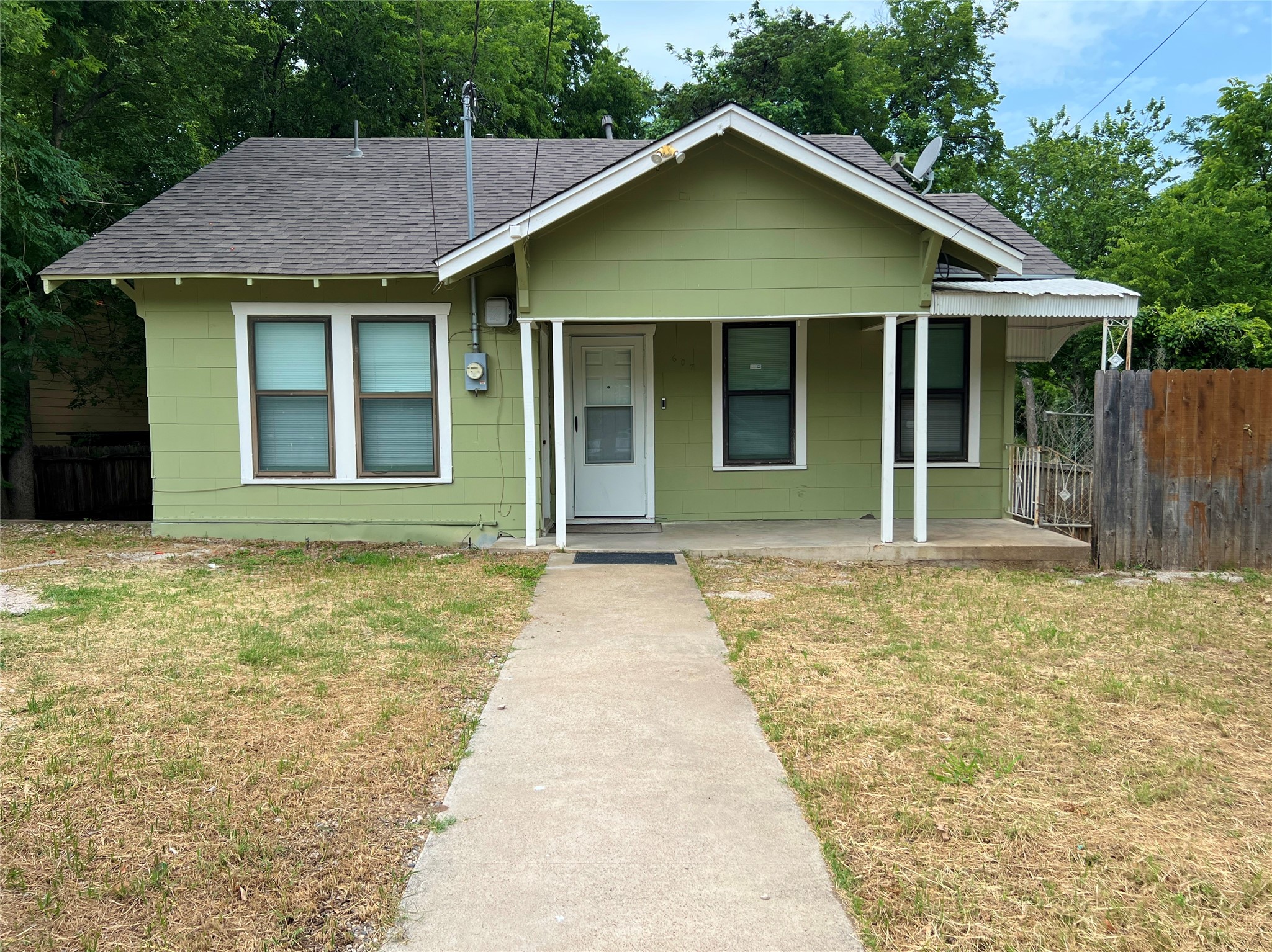 607 Woodbine Avenue Dallas TX 75203