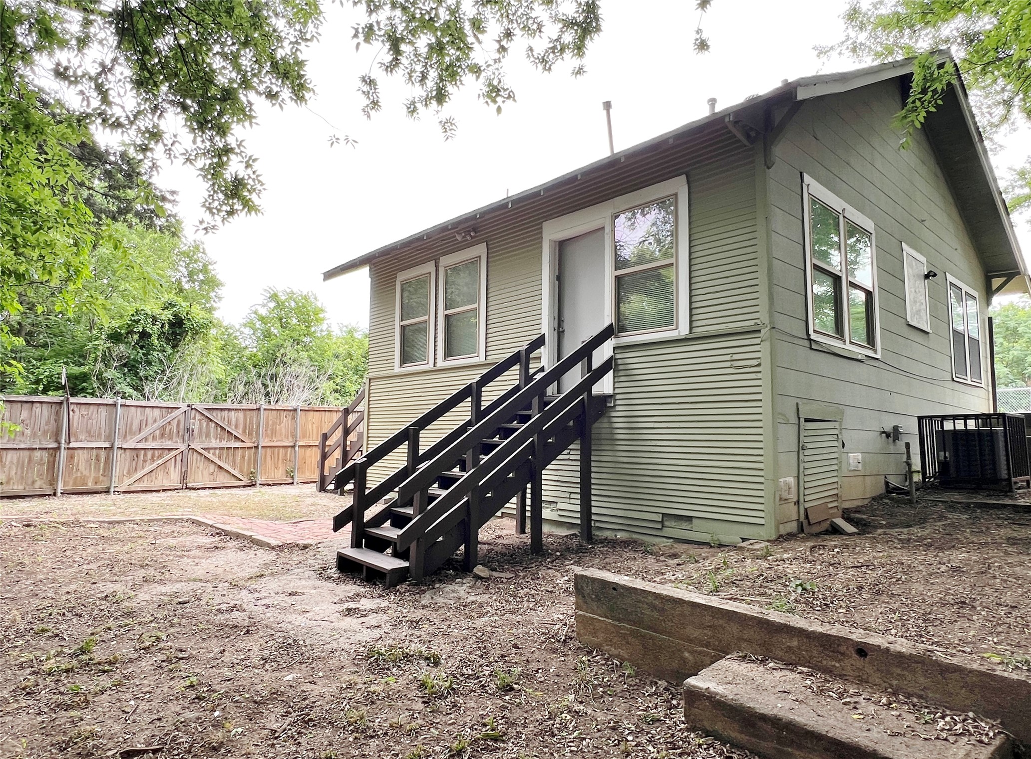607 Woodbine Avenue Dallas TX 75203