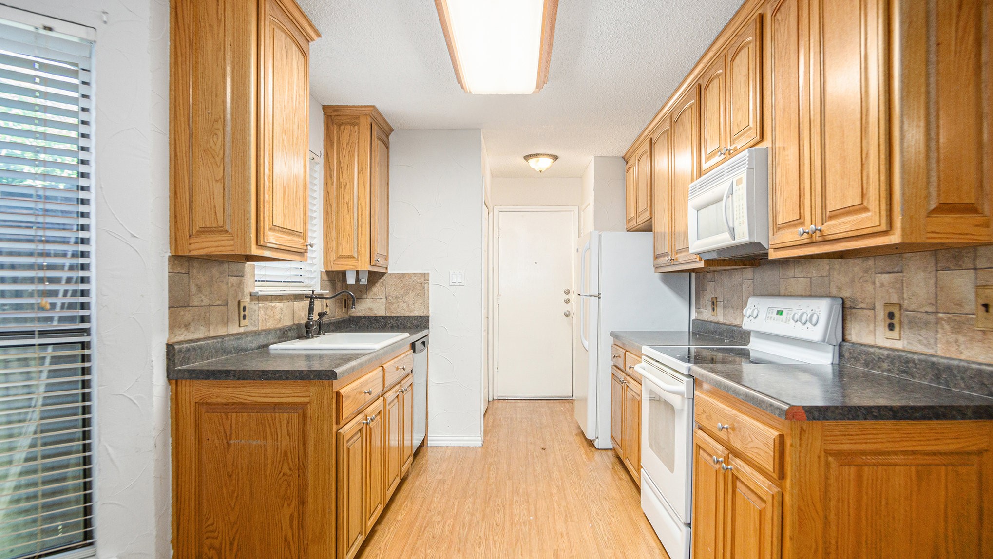 6908 Bentley Avenue Fort Worth TX 76137