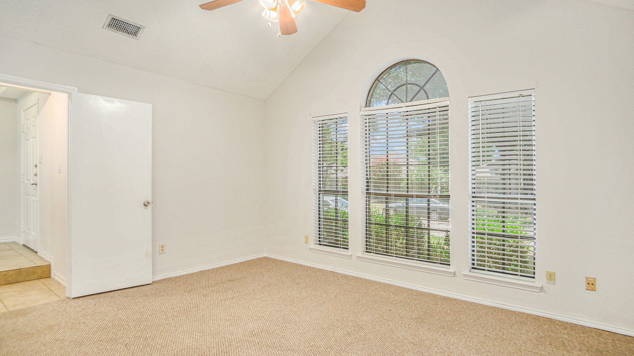 6908 Bentley Avenue Fort Worth TX 76137