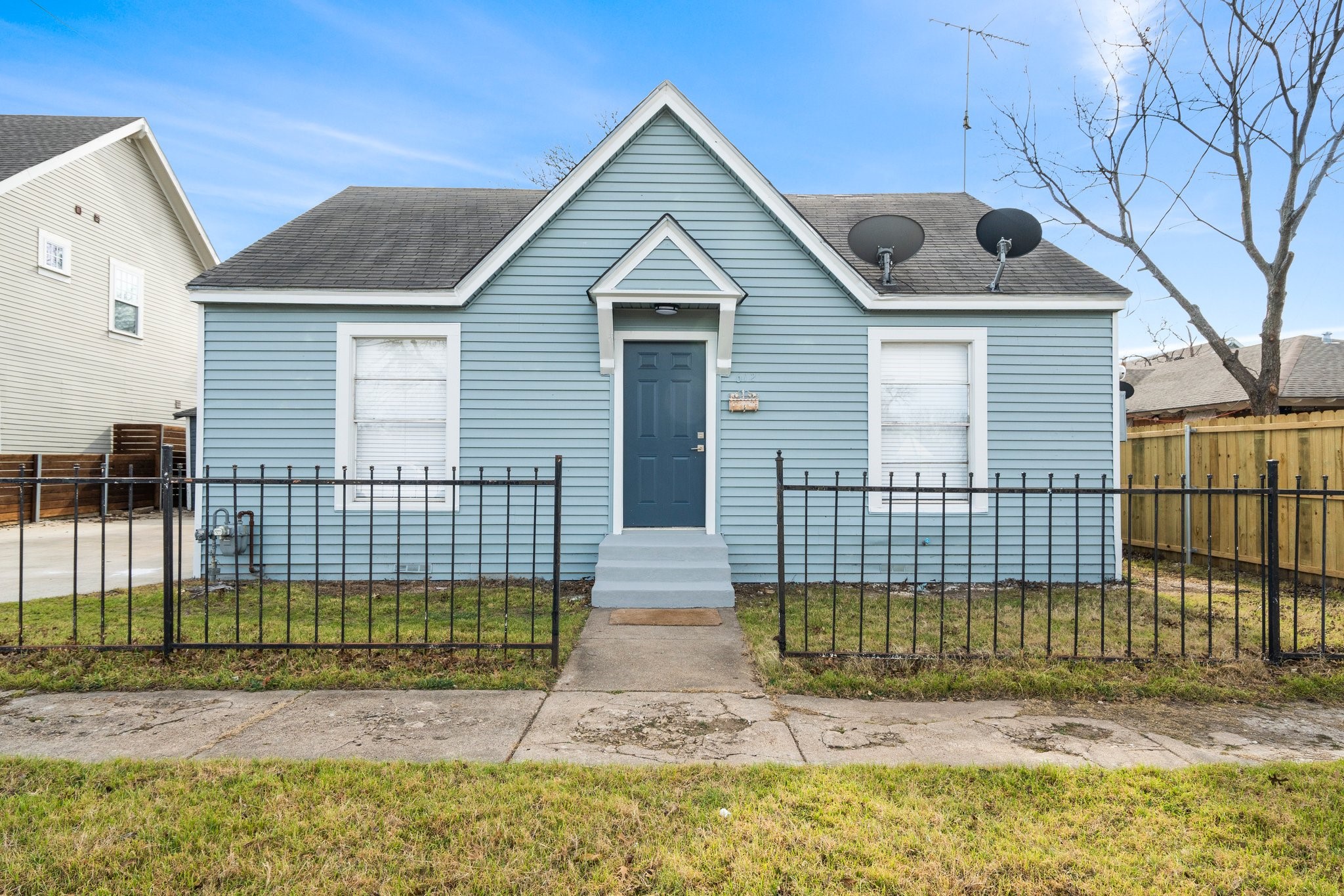 612 W 5th Street Dallas TX 75208