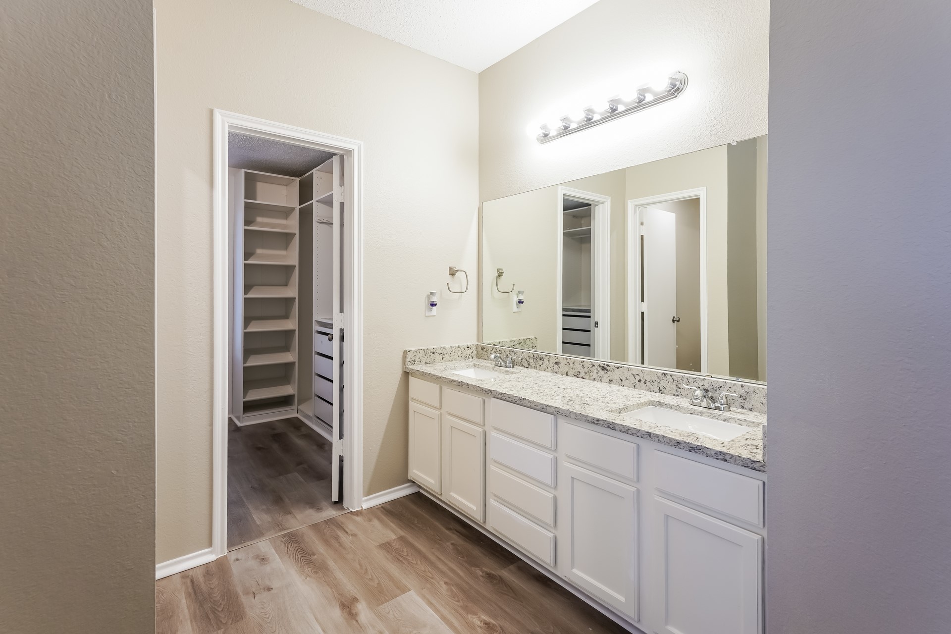 1700 Worthington Lane Lancaster TX 75134