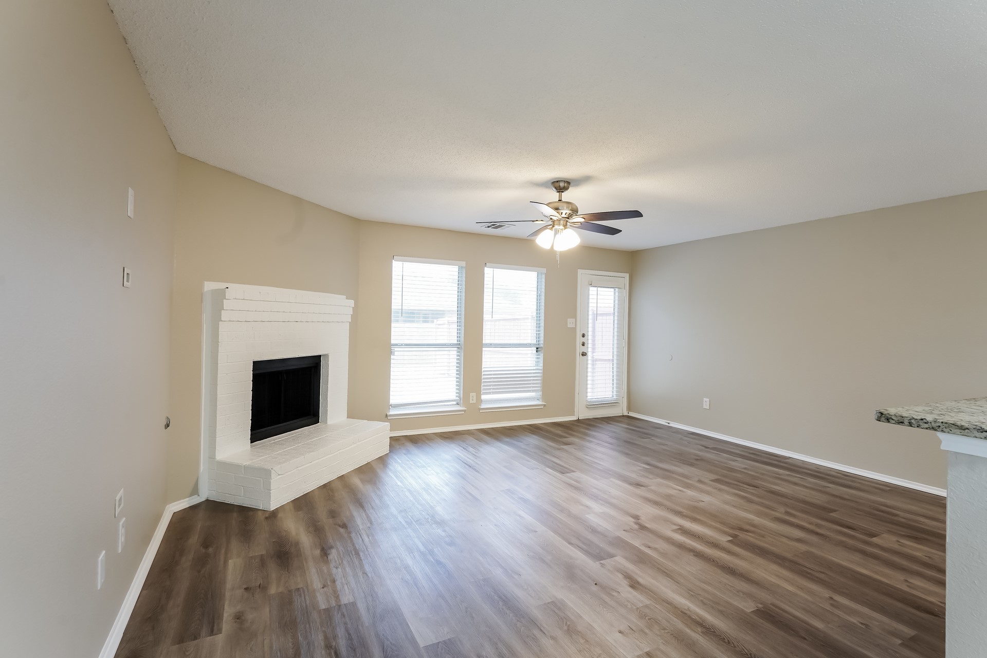 1700 Worthington Lane Lancaster TX 75134