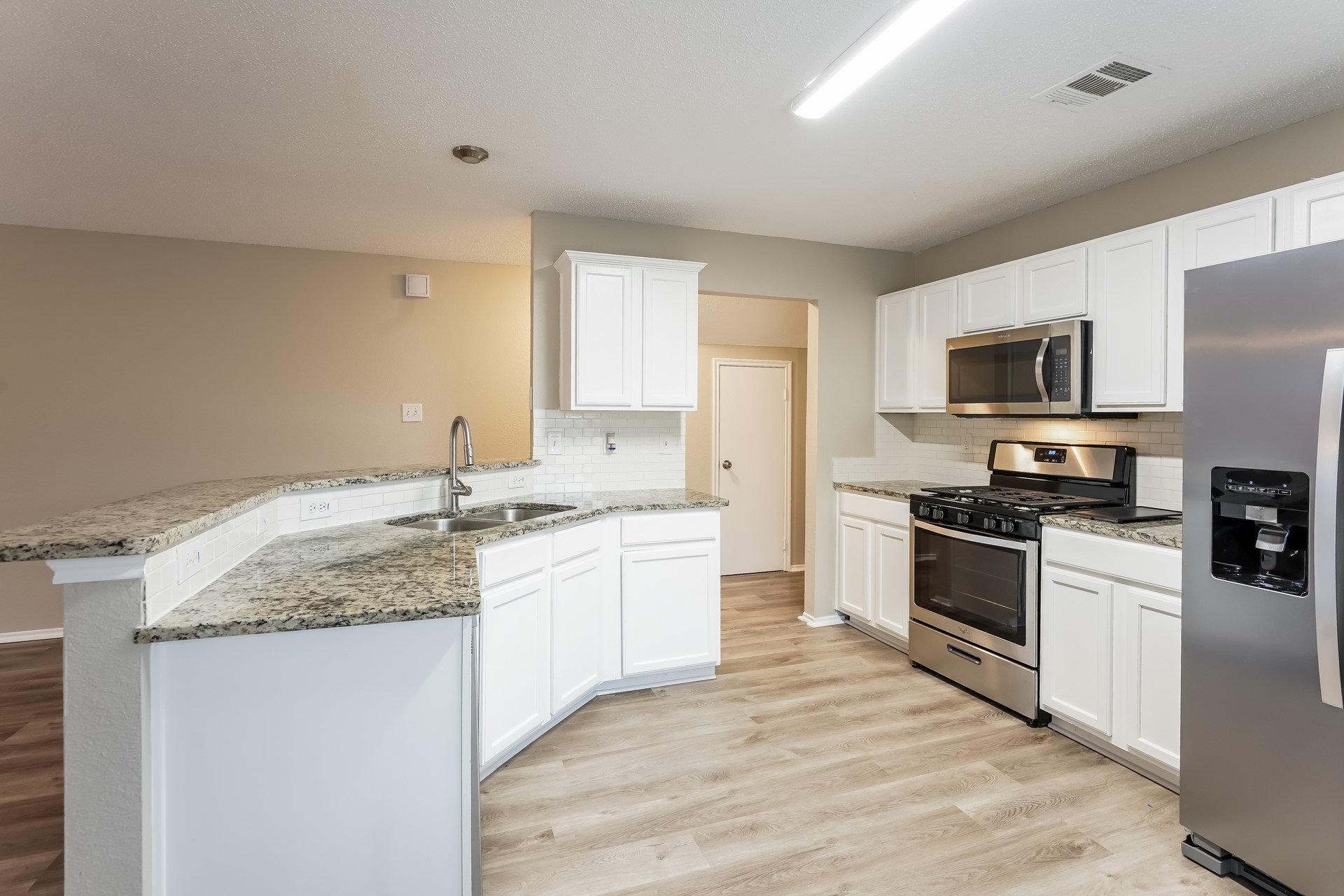 1700 Worthington Lane Lancaster TX 75134