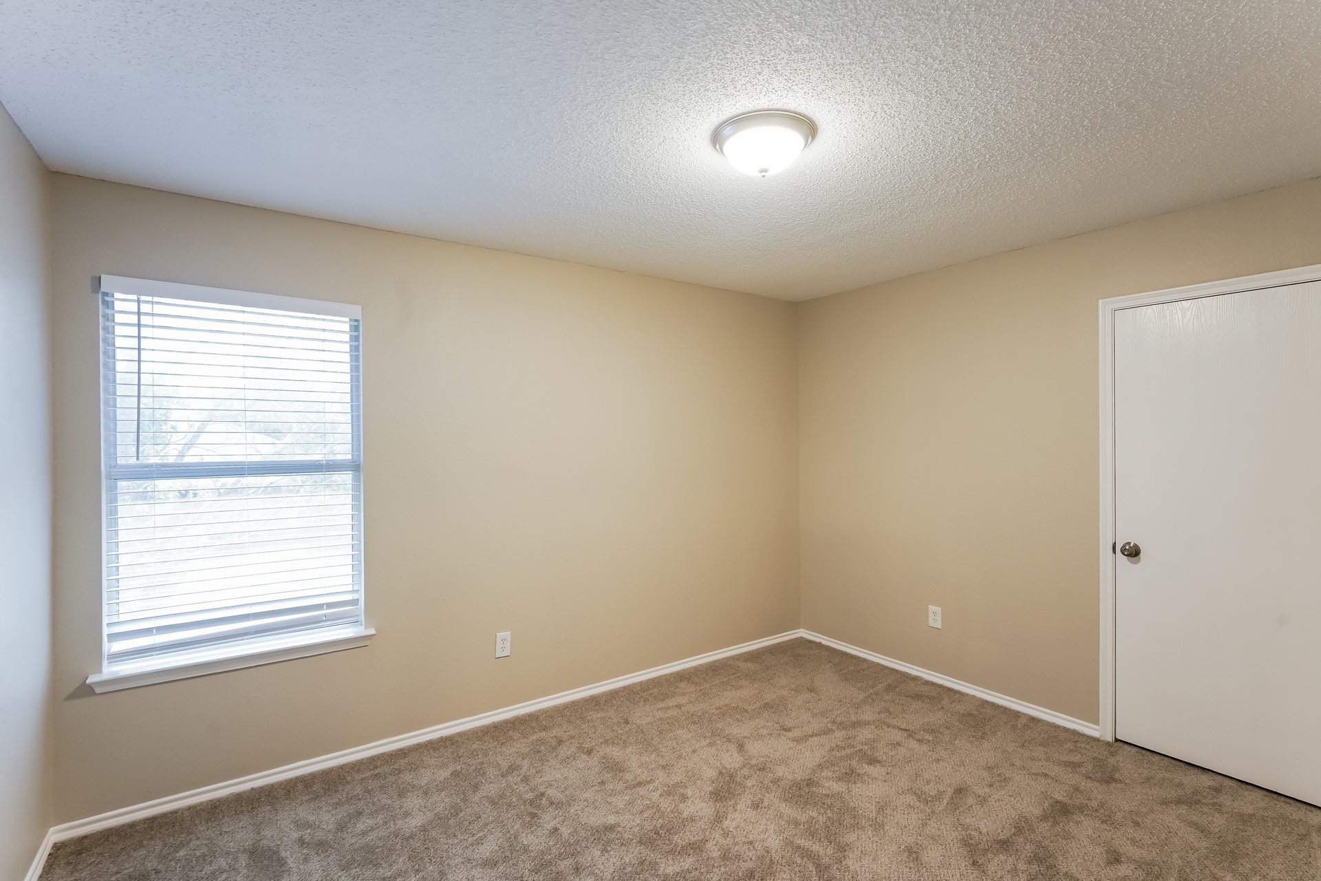 1700 Worthington Lane Lancaster TX 75134