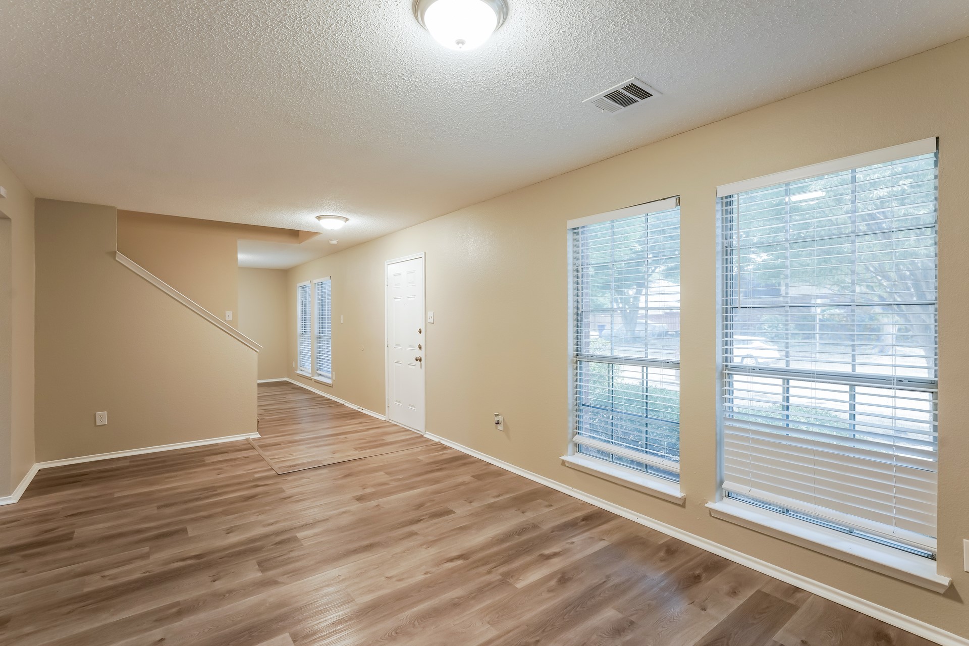 1700 Worthington Lane Lancaster TX 75134