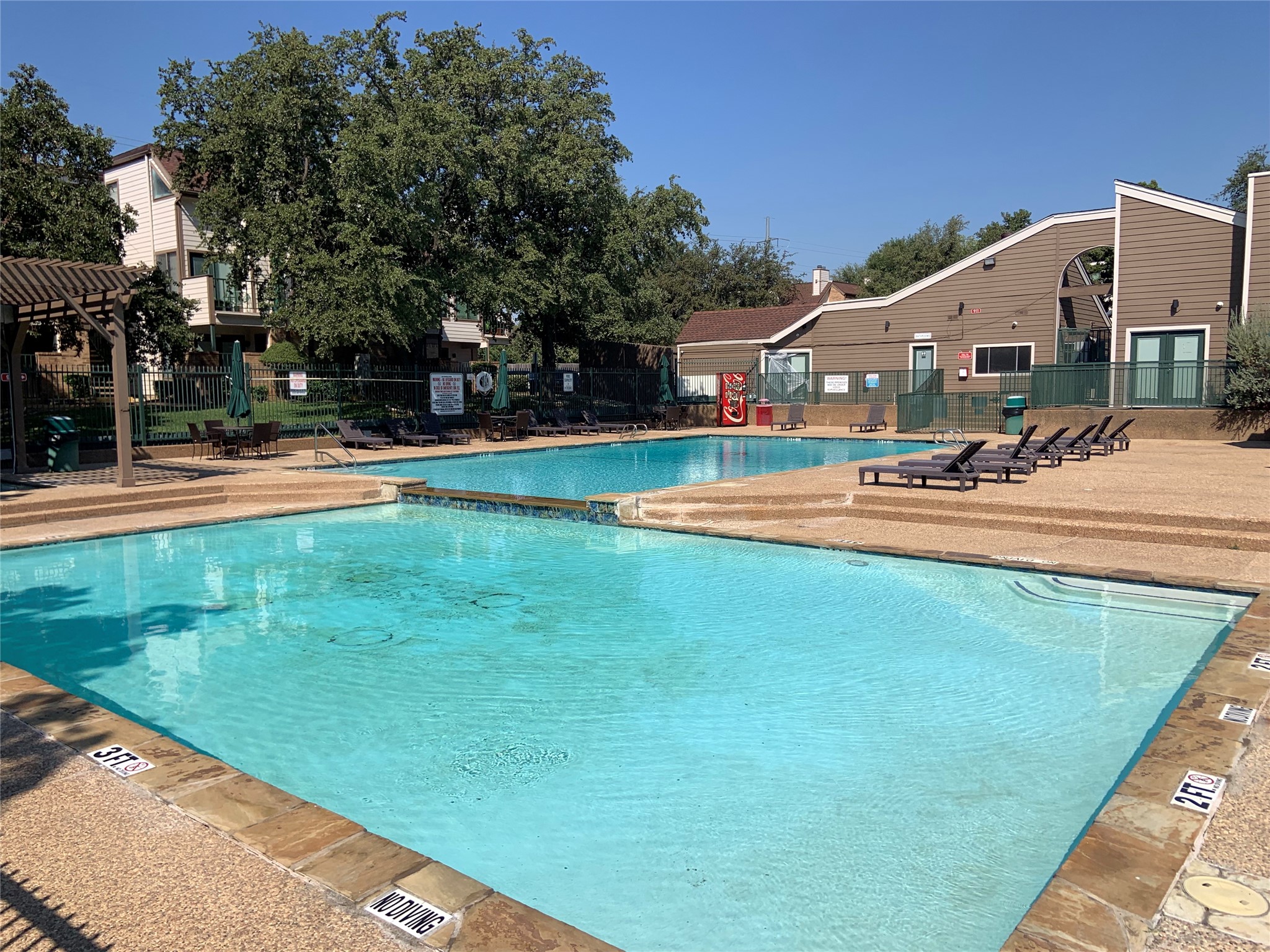 2300 Balsam Drive Arlington TX 76006