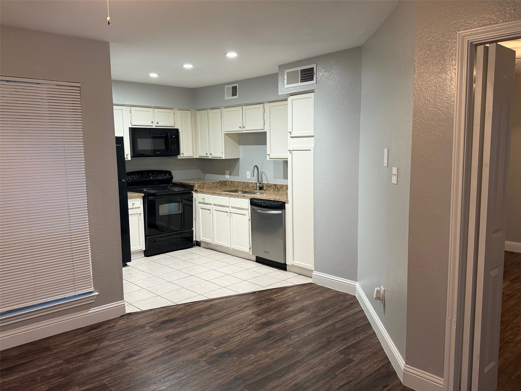 2300 Balsam Drive Arlington TX 76006
