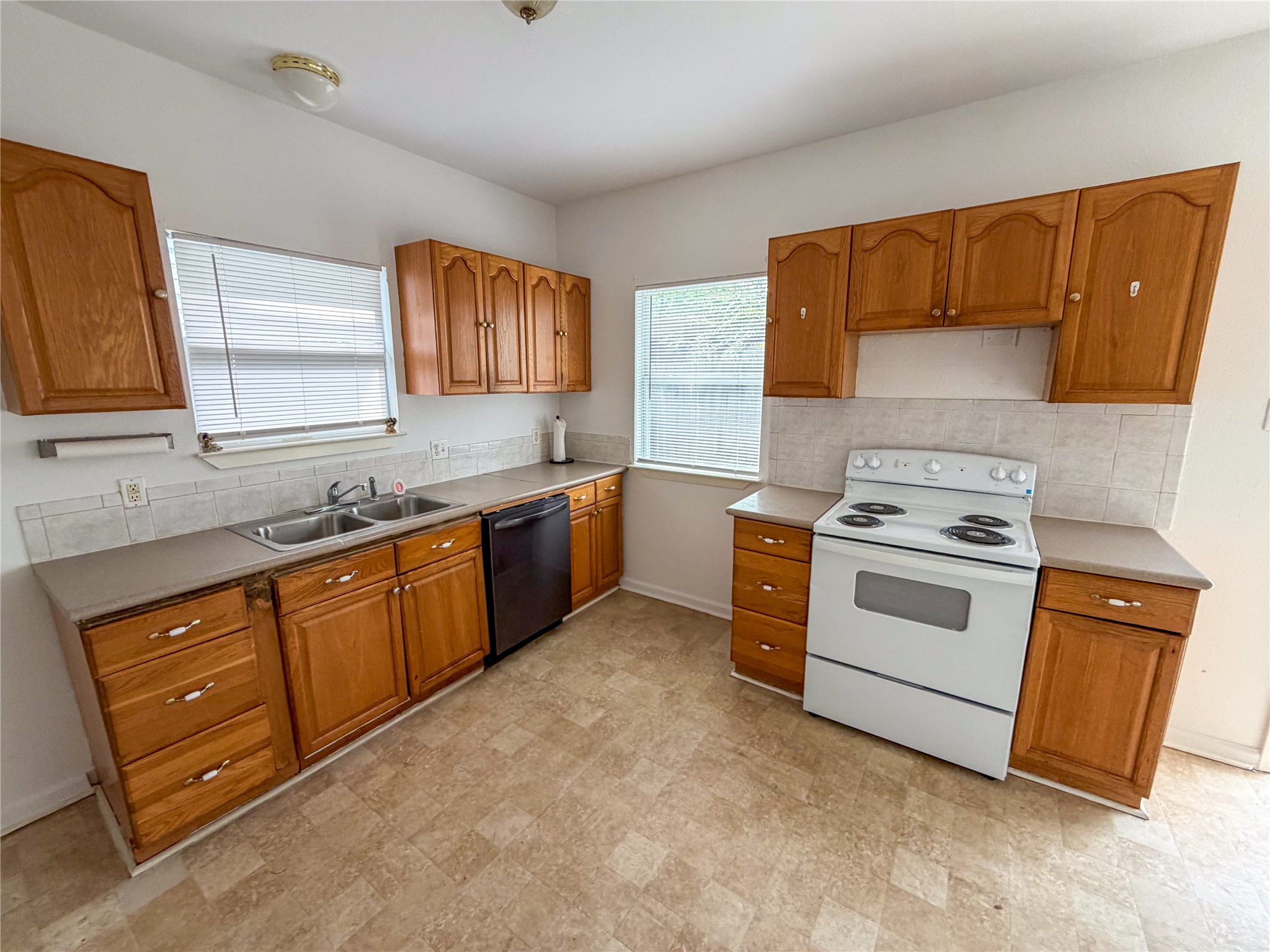 114 E Hull Street Denison TX 75021