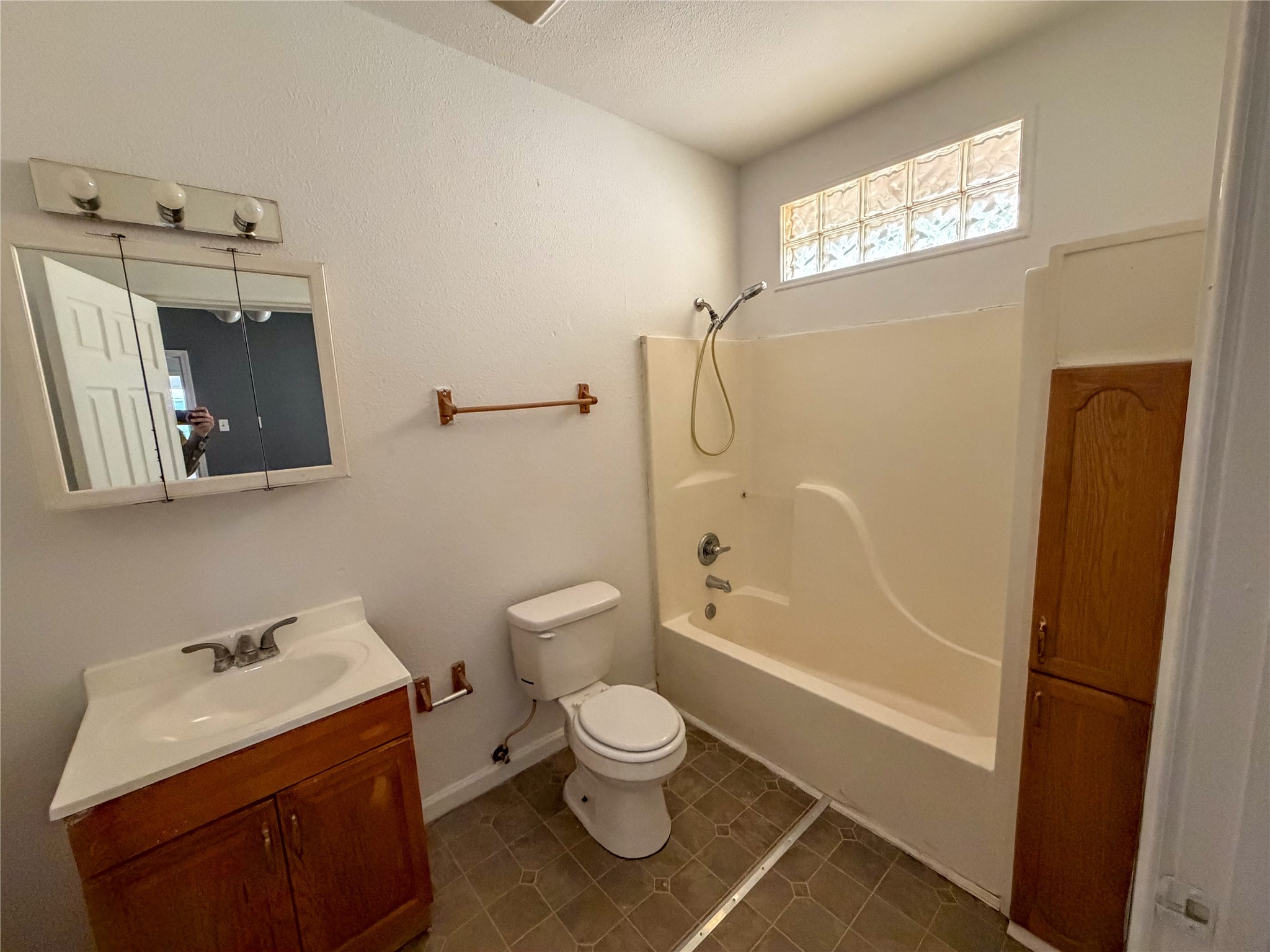 114 E Hull Street Denison TX 75021