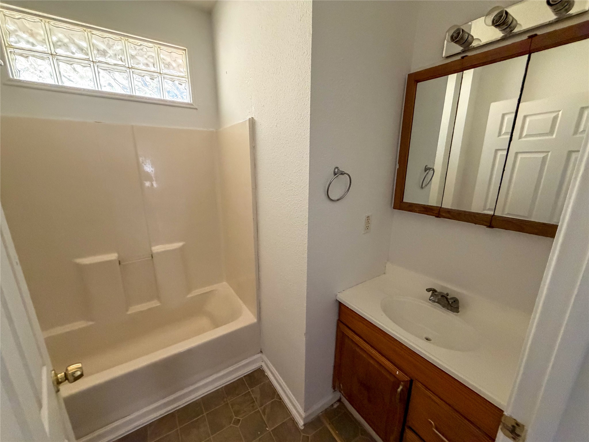 114 E Hull Street Denison TX 75021