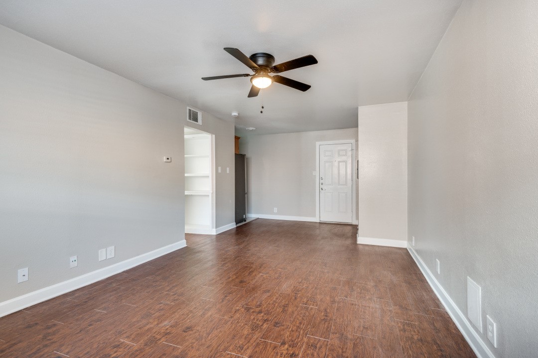 4915 Reiger Avenue Dallas TX 75214