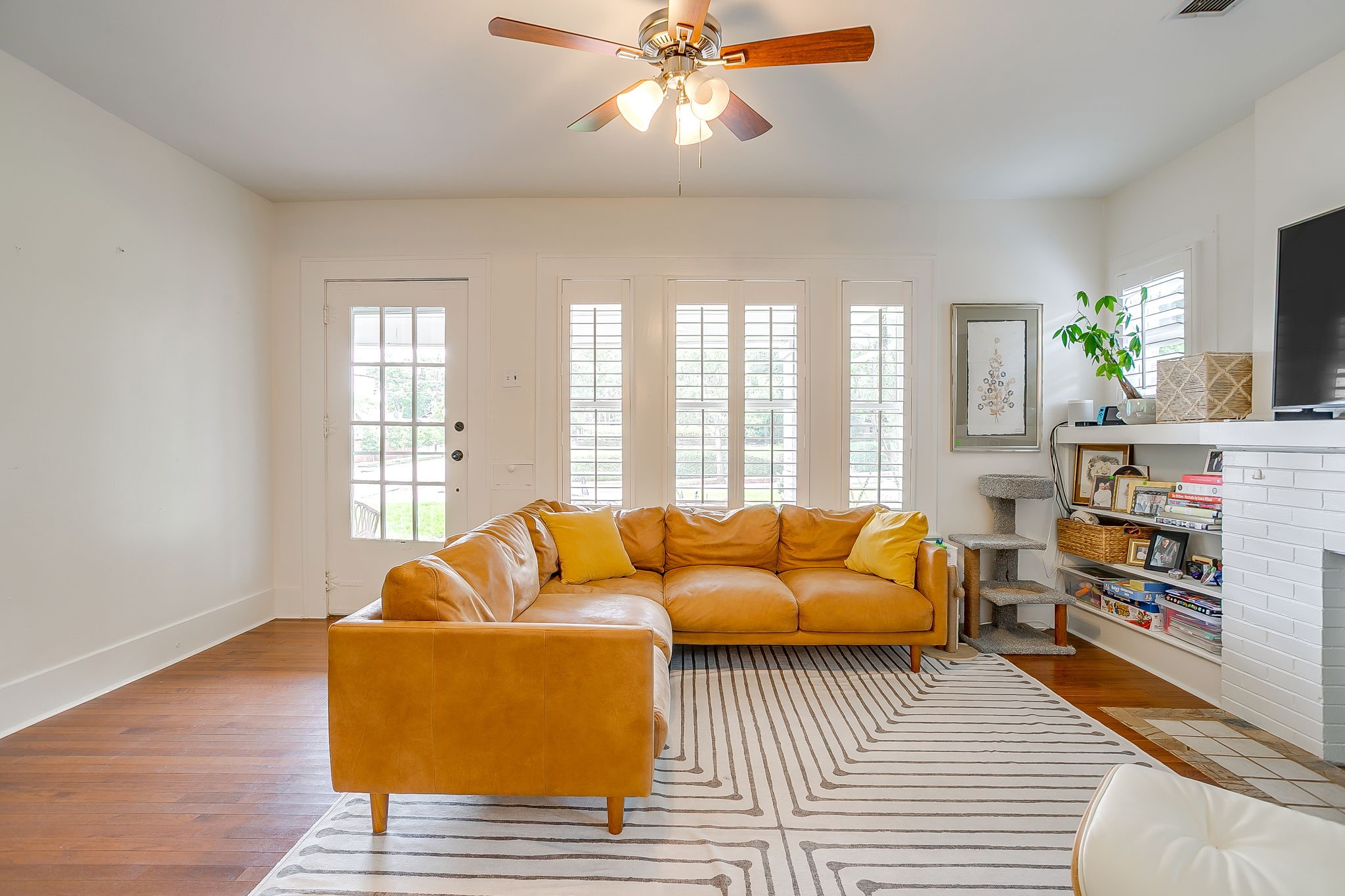 2200 W Magnolia Avenue Fort Worth TX 76110