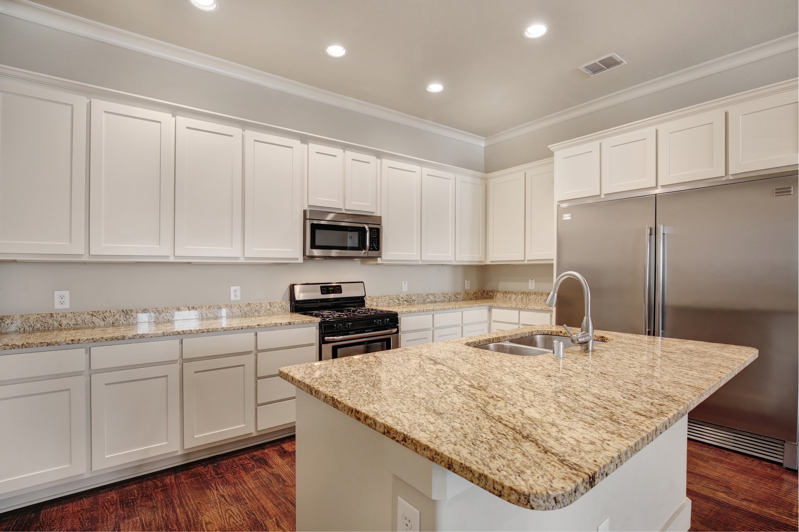 4111 Rawlins Street Dallas TX 75219