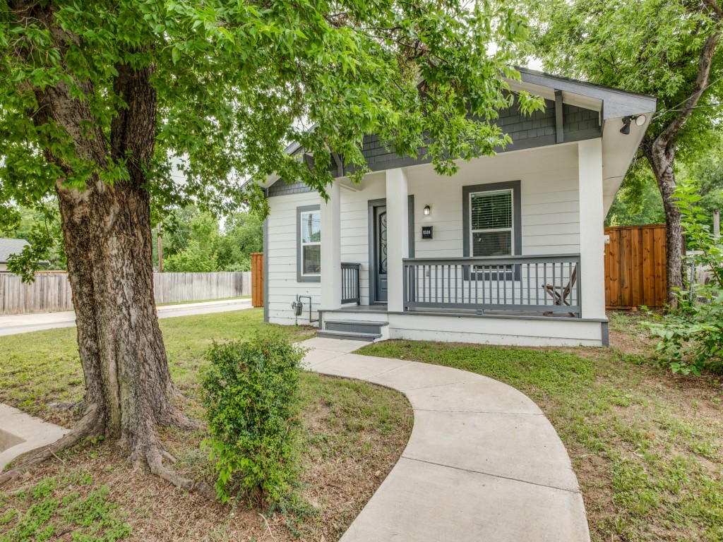 1028 Claude Street Dallas TX 75203