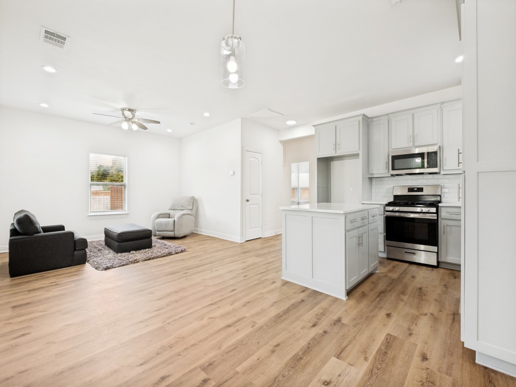 1028 Claude Street Dallas TX 75203