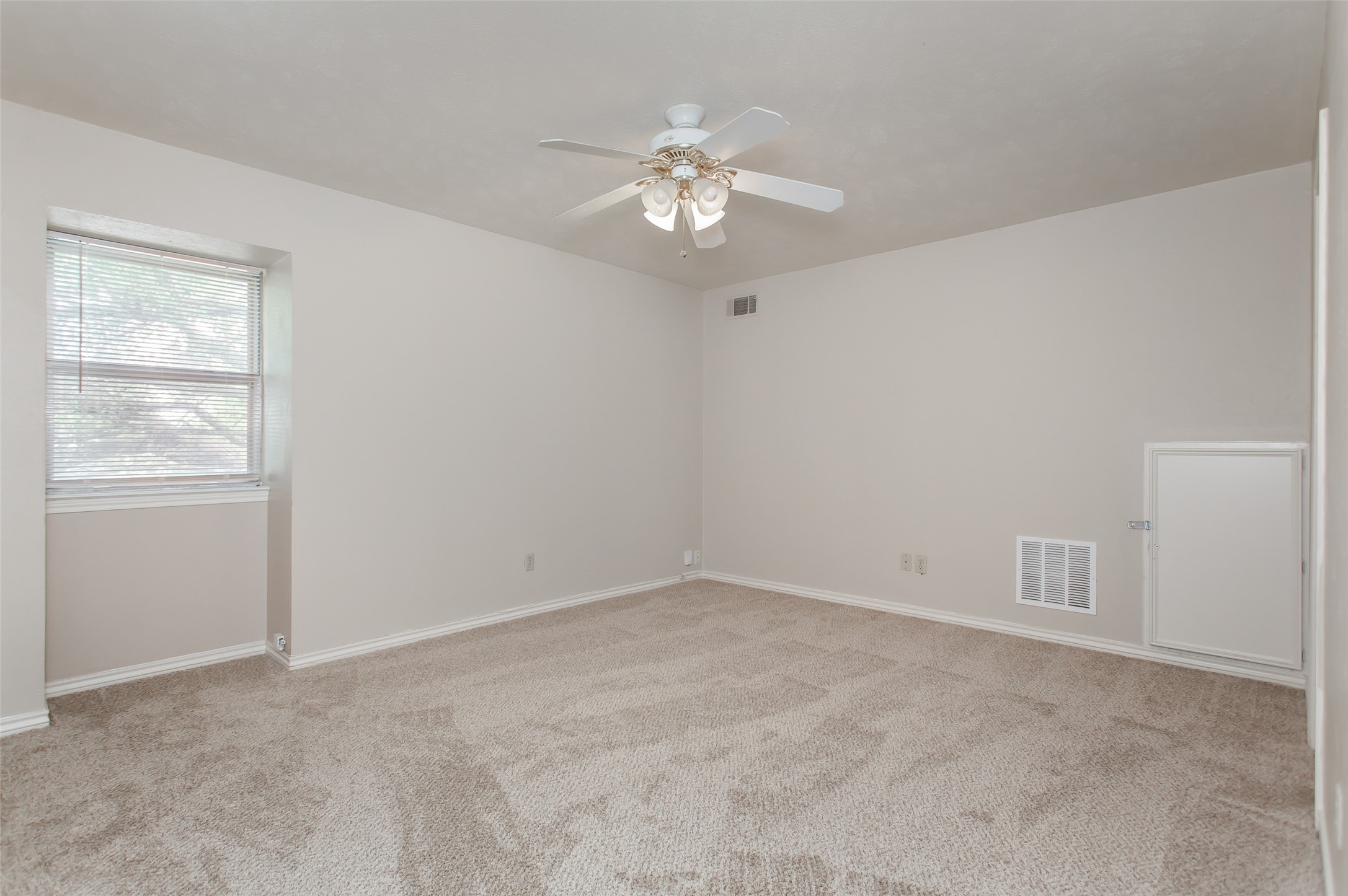 11352 Quail Run Street Dallas TX 75238