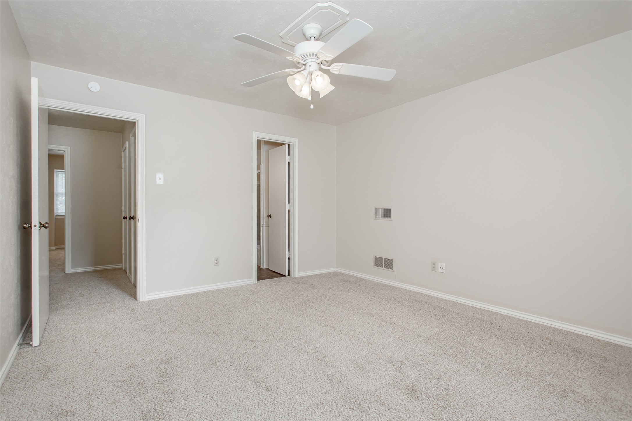 11352 Quail Run Street Dallas TX 75238