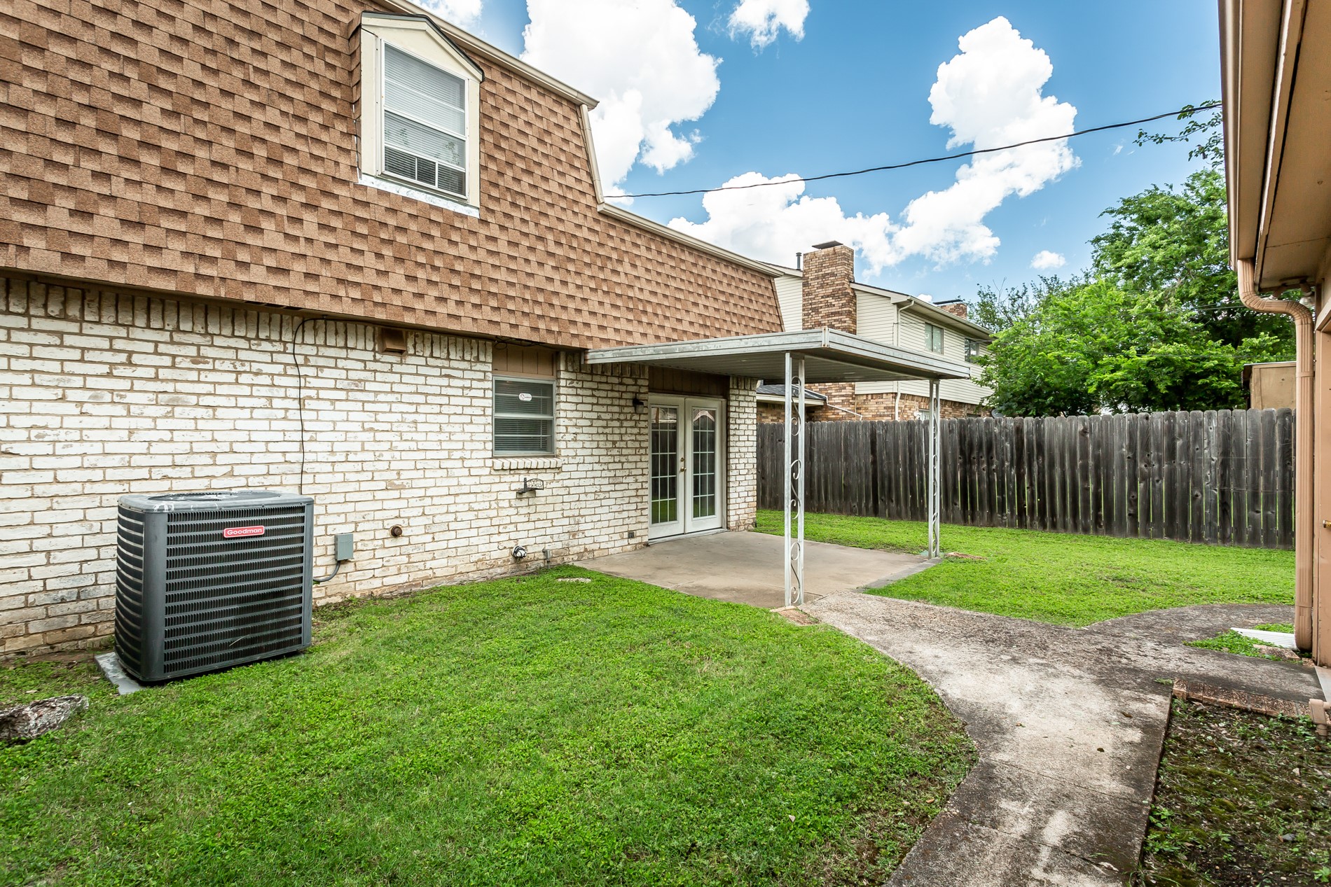11352 Quail Run Street Dallas TX 75238