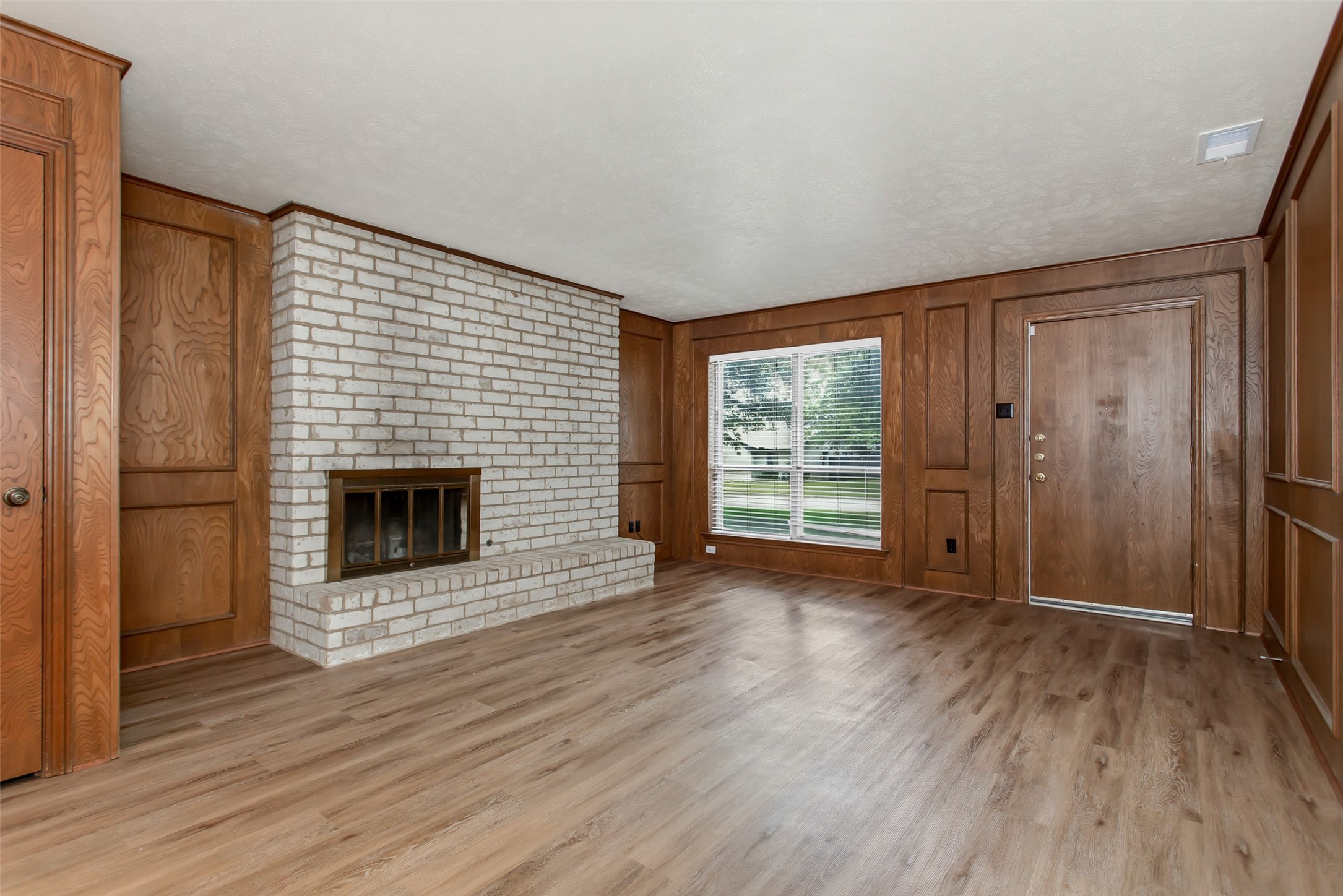 11352 Quail Run Street Dallas TX 75238