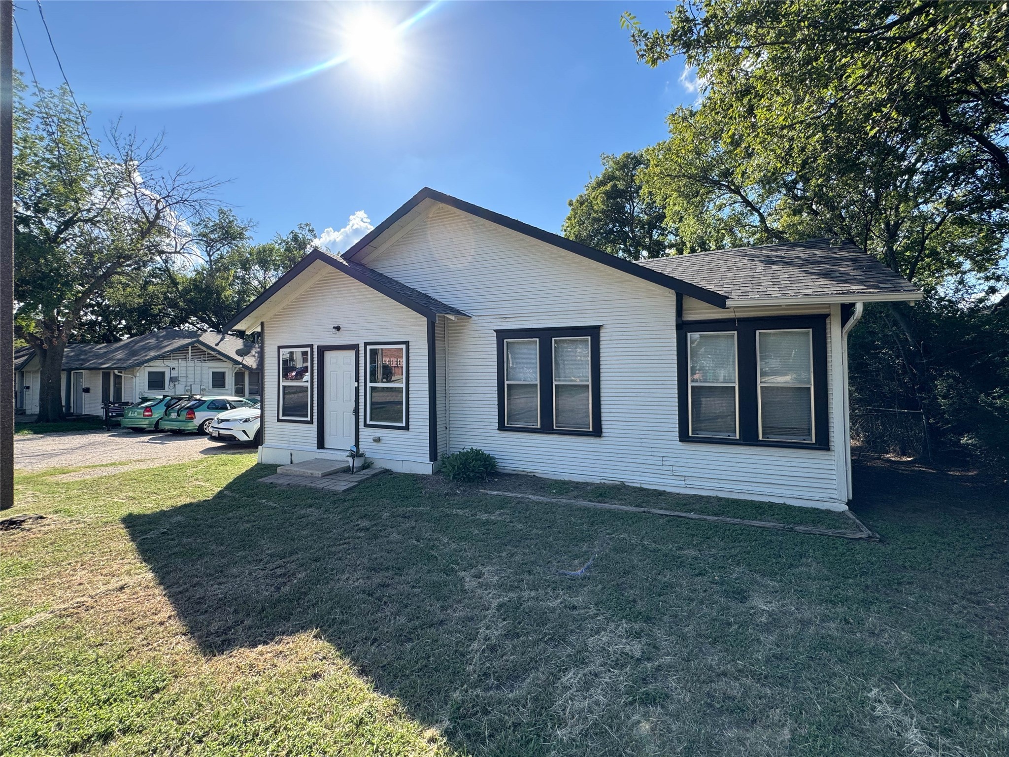 2109 N Elm Street Denton TX 76201