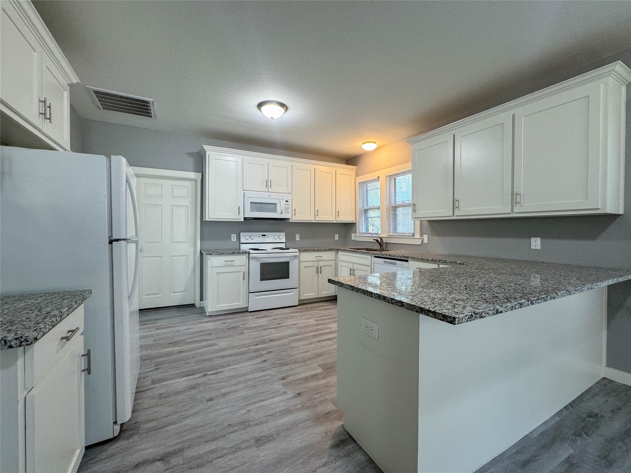 2109 N Elm Street Denton TX 76201