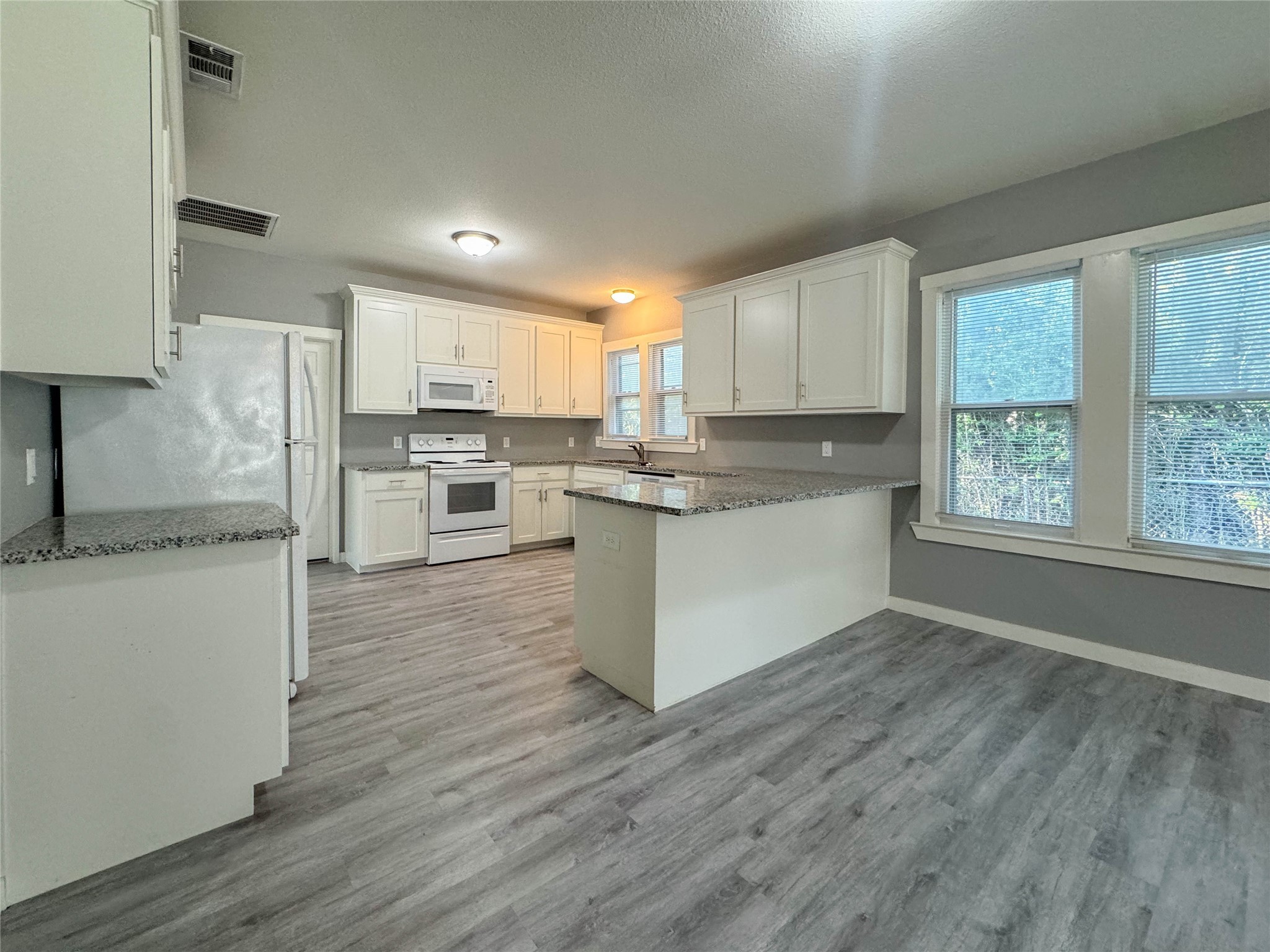 2109 N Elm Street Denton TX 76201