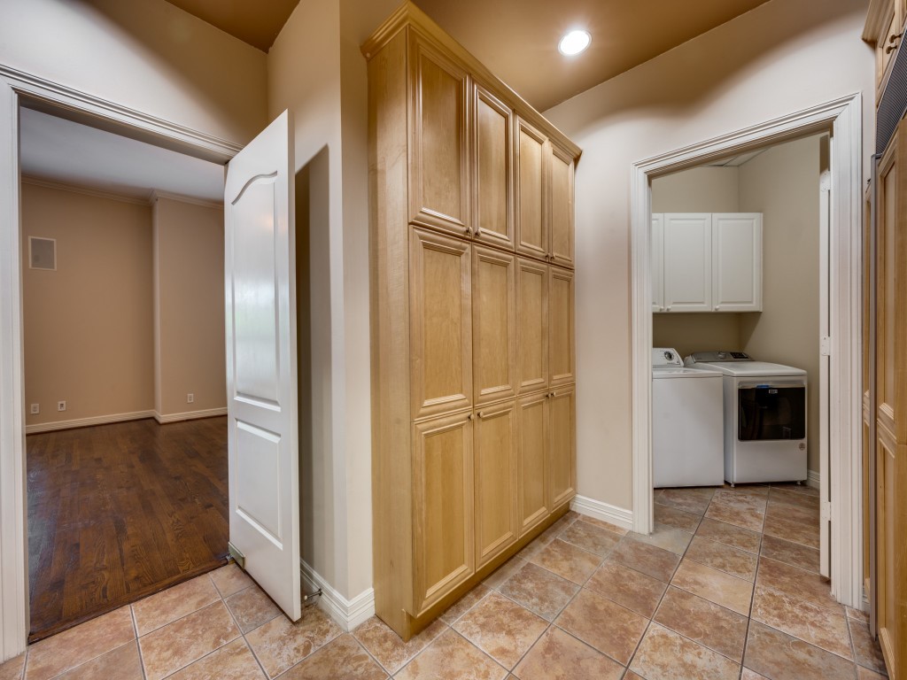 3401 Lee Parkway Dallas TX 75219