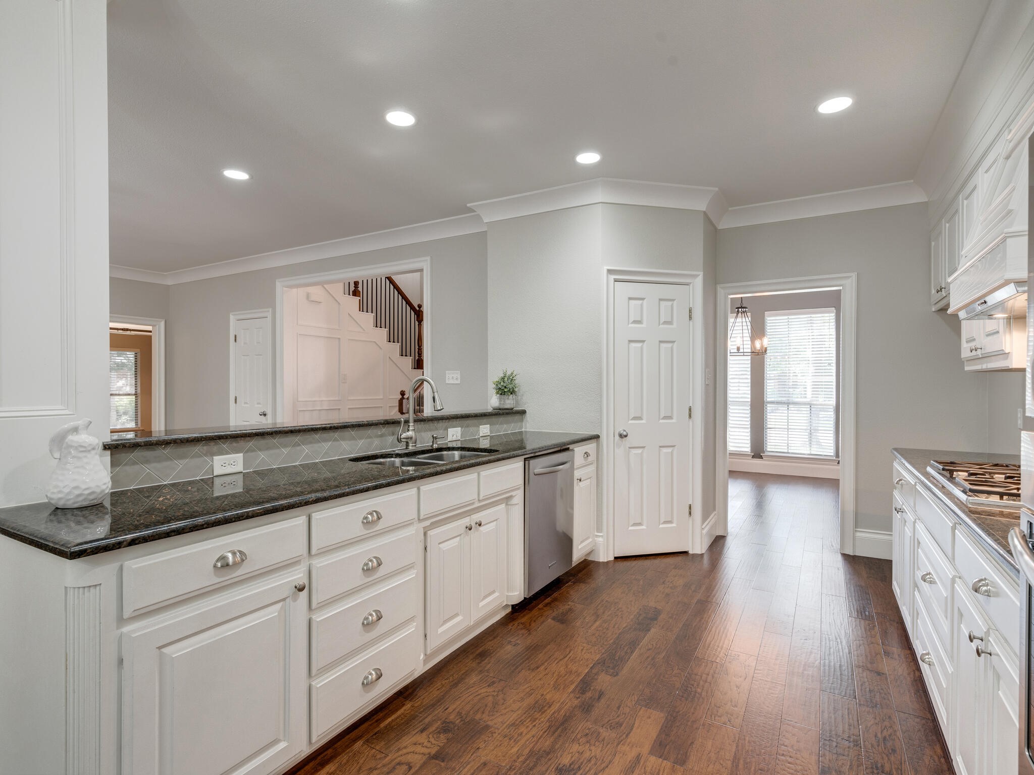 708 Lonesome Dove Trail Hurst TX 76054