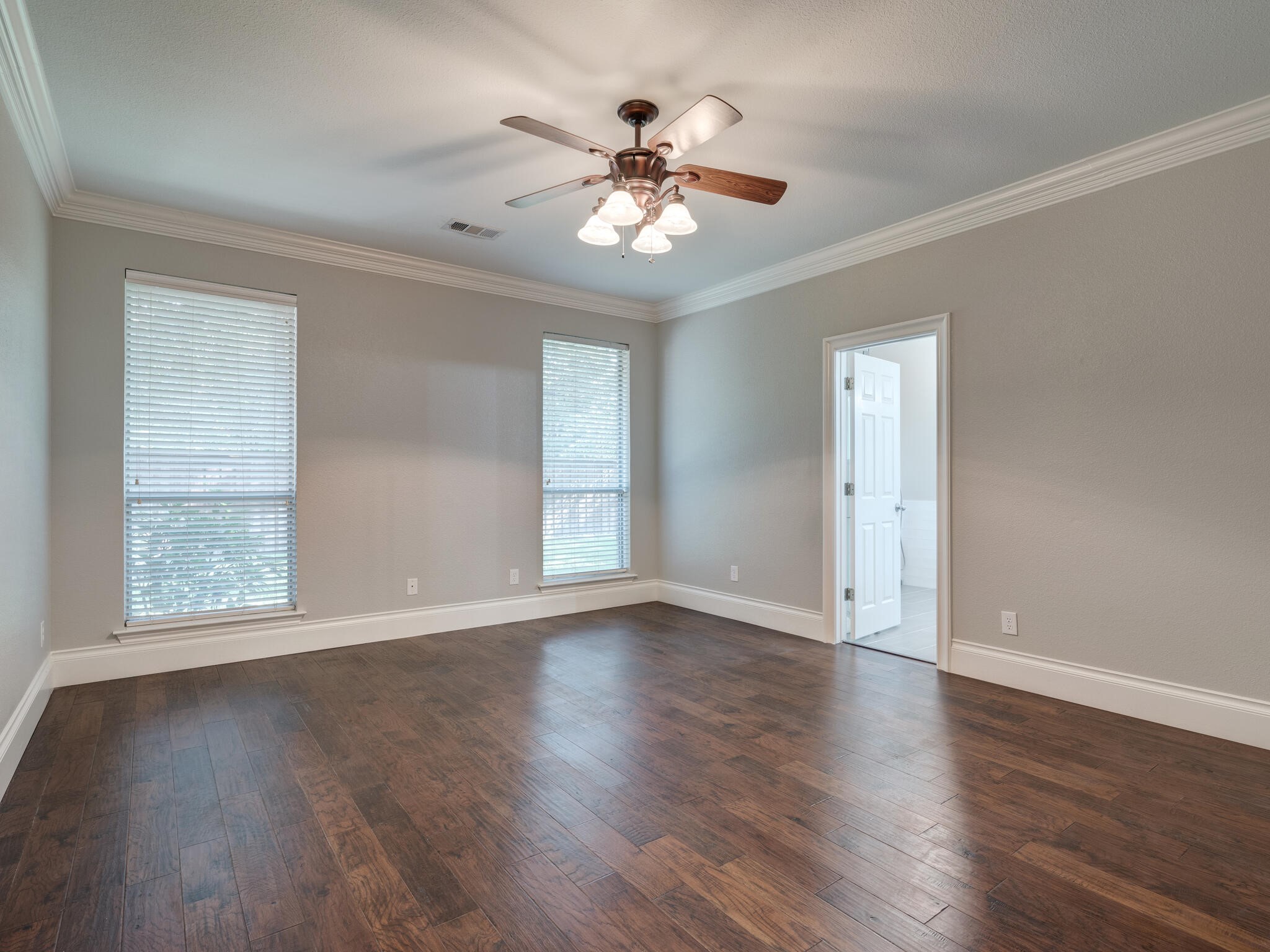 708 Lonesome Dove Trail Hurst TX 76054