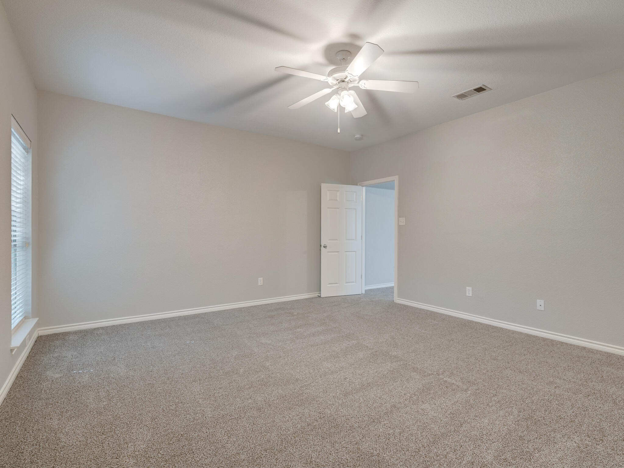 708 Lonesome Dove Trail Hurst TX 76054