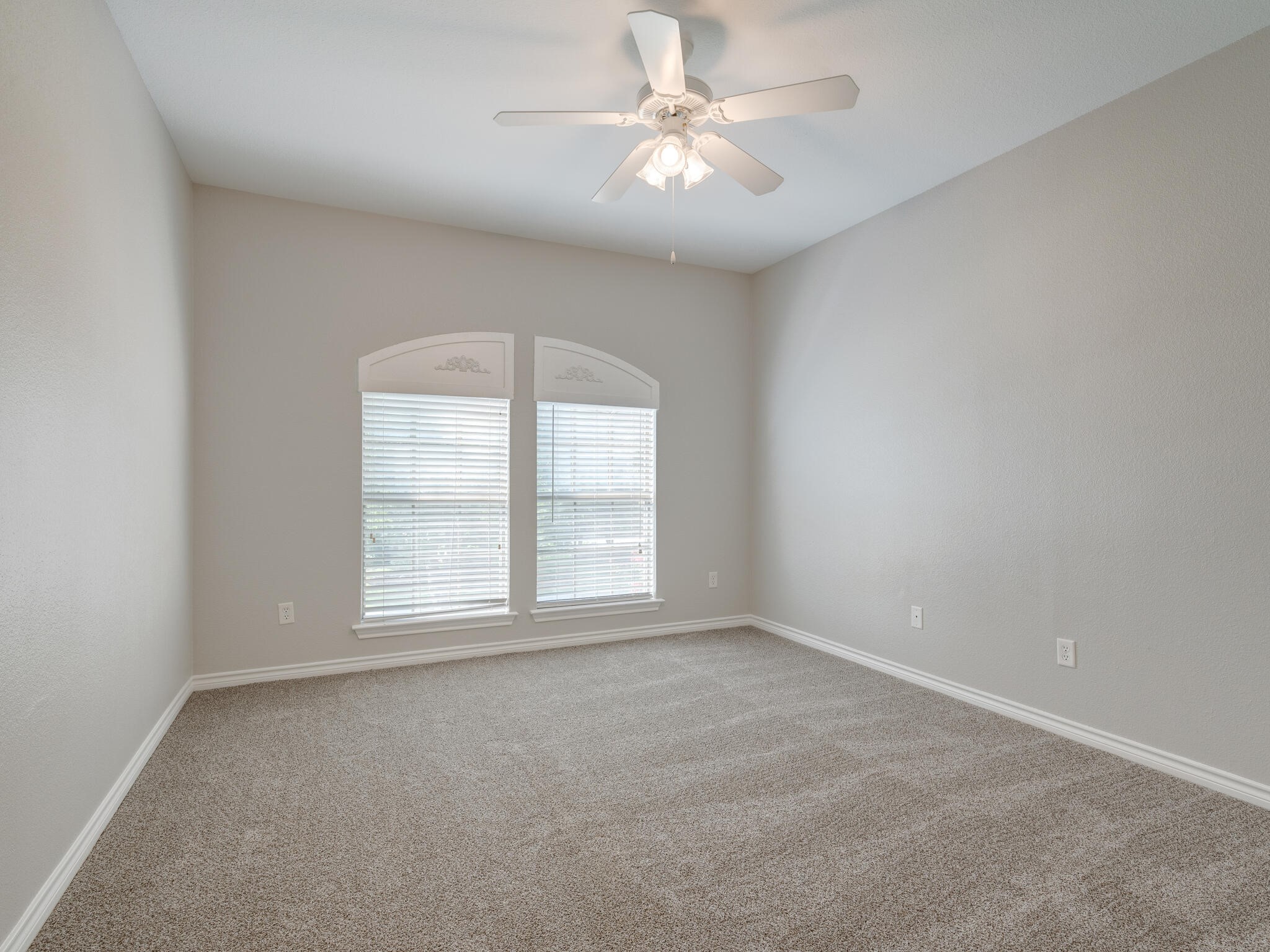 708 Lonesome Dove Trail Hurst TX 76054