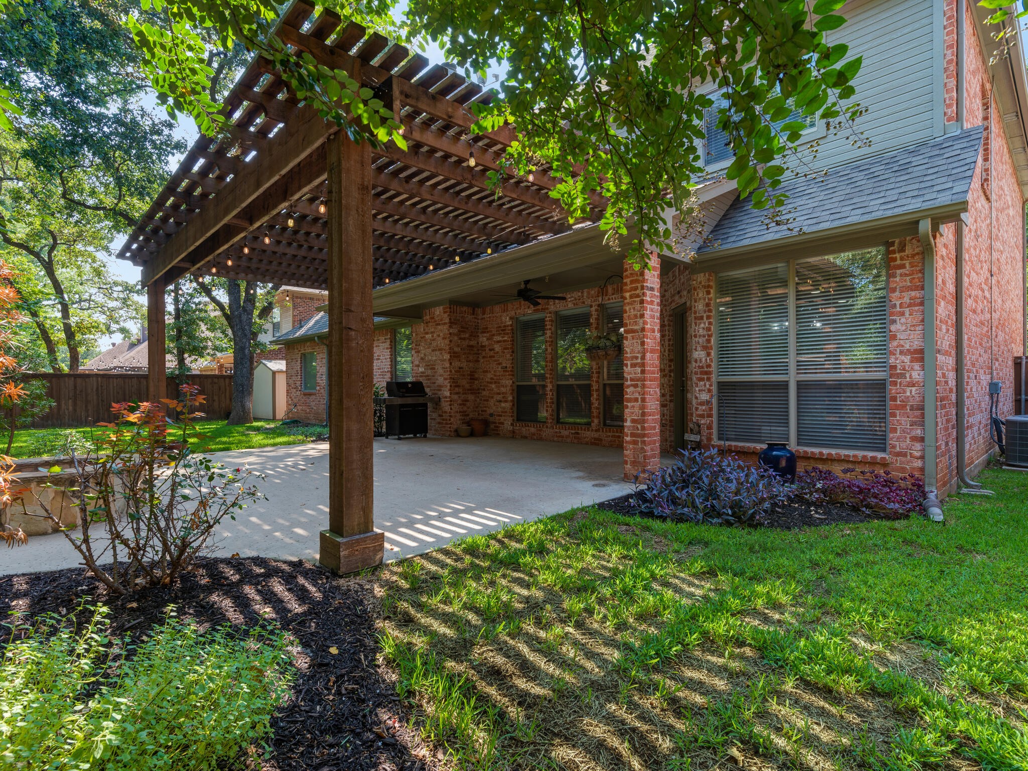 708 Lonesome Dove Trail Hurst TX 76054
