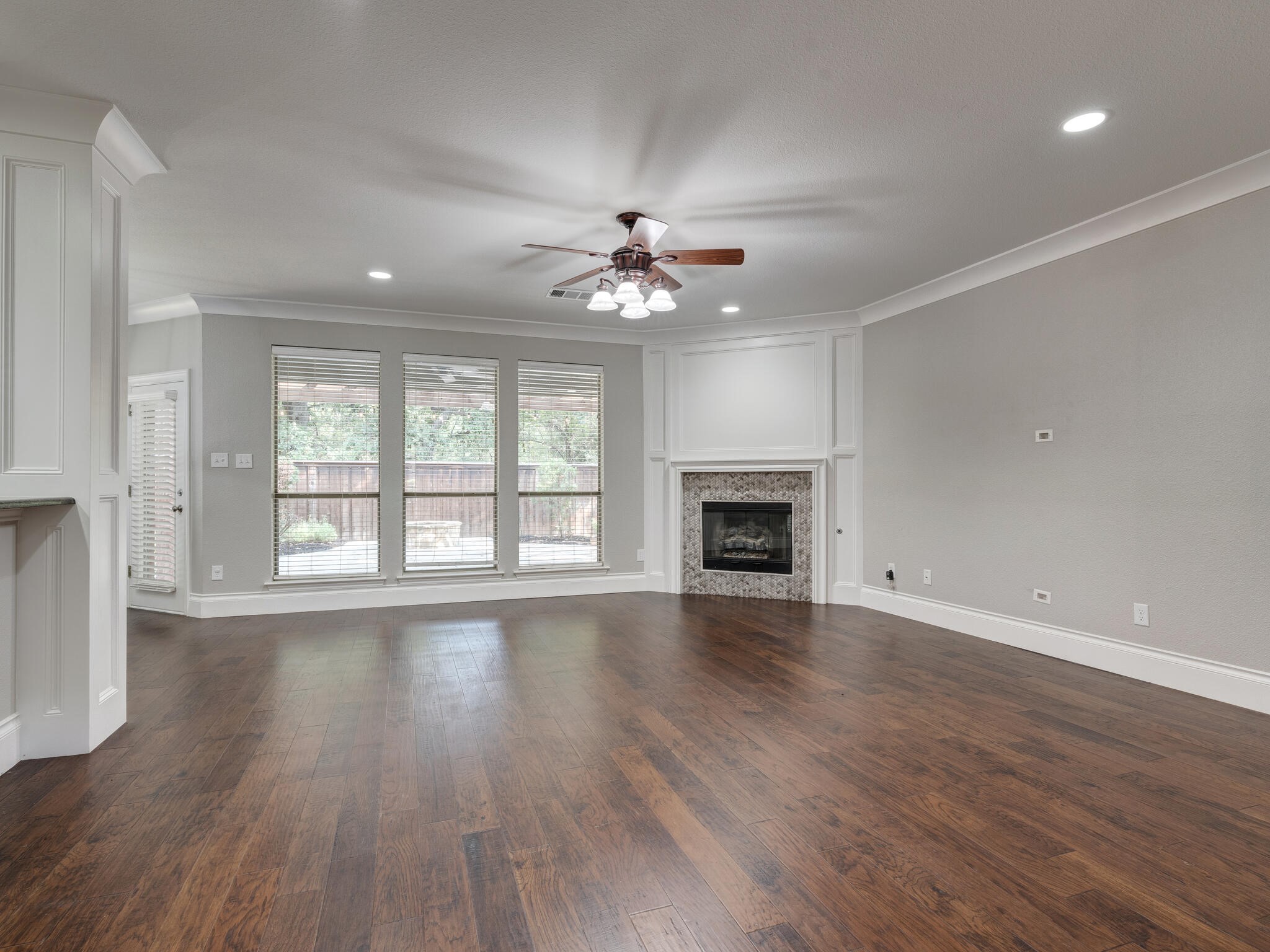 708 Lonesome Dove Trail Hurst TX 76054