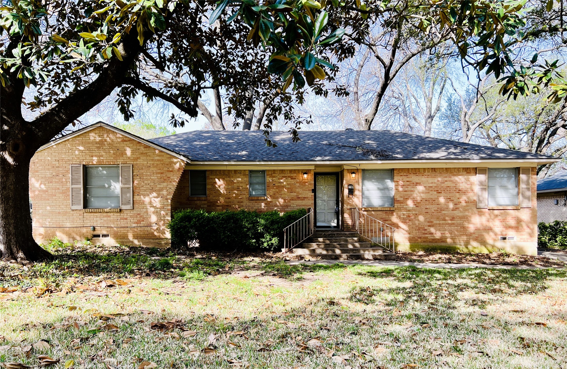 8715 Labron Avenue Dallas TX 75209