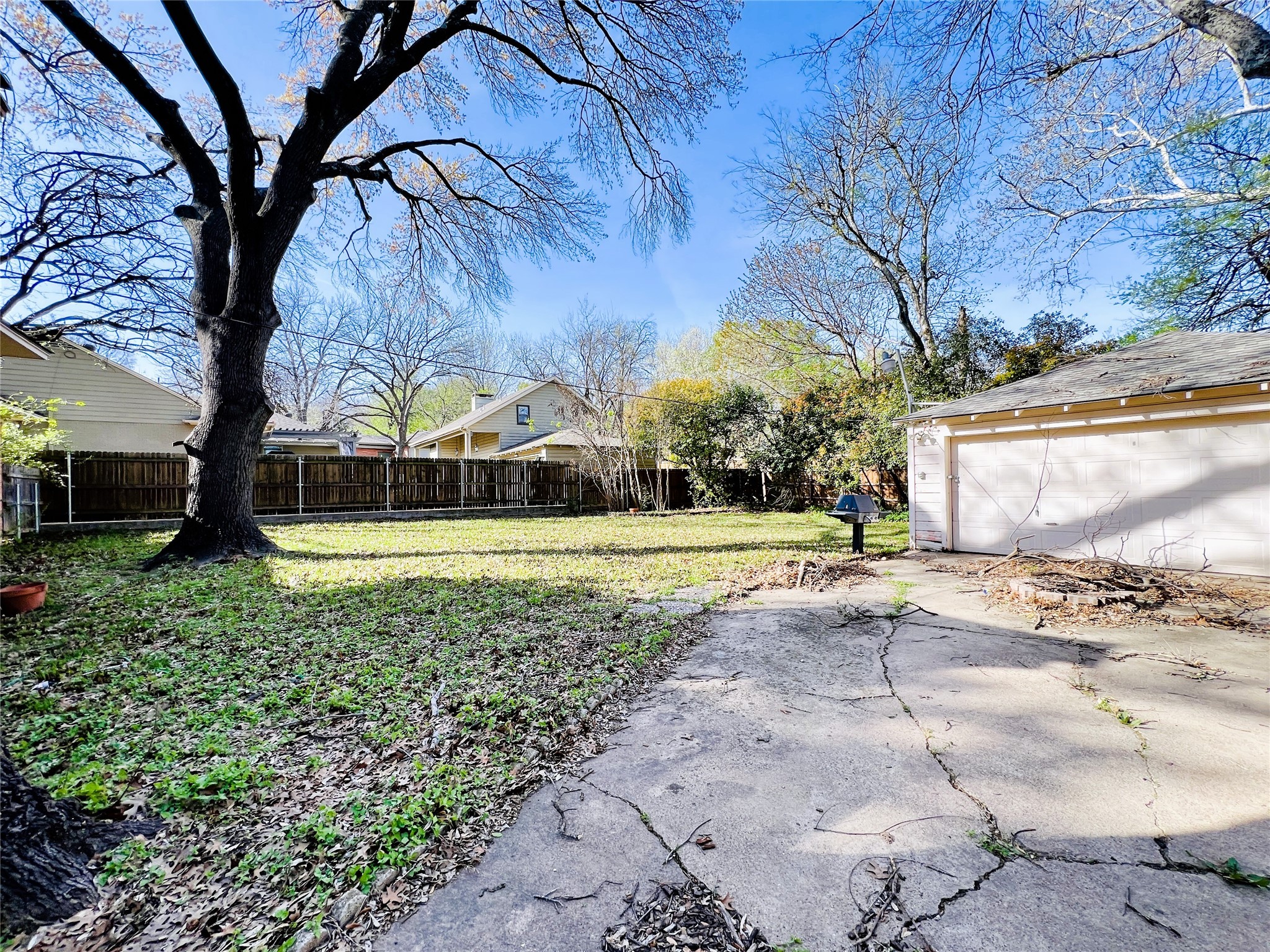 8715 Labron Avenue Dallas TX 75209