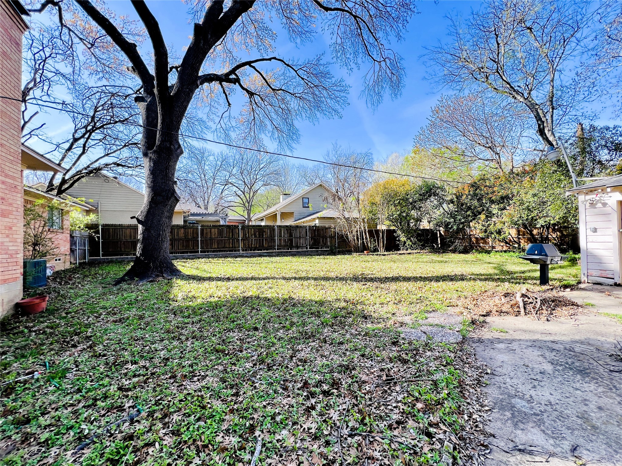 8715 Labron Avenue Dallas TX 75209