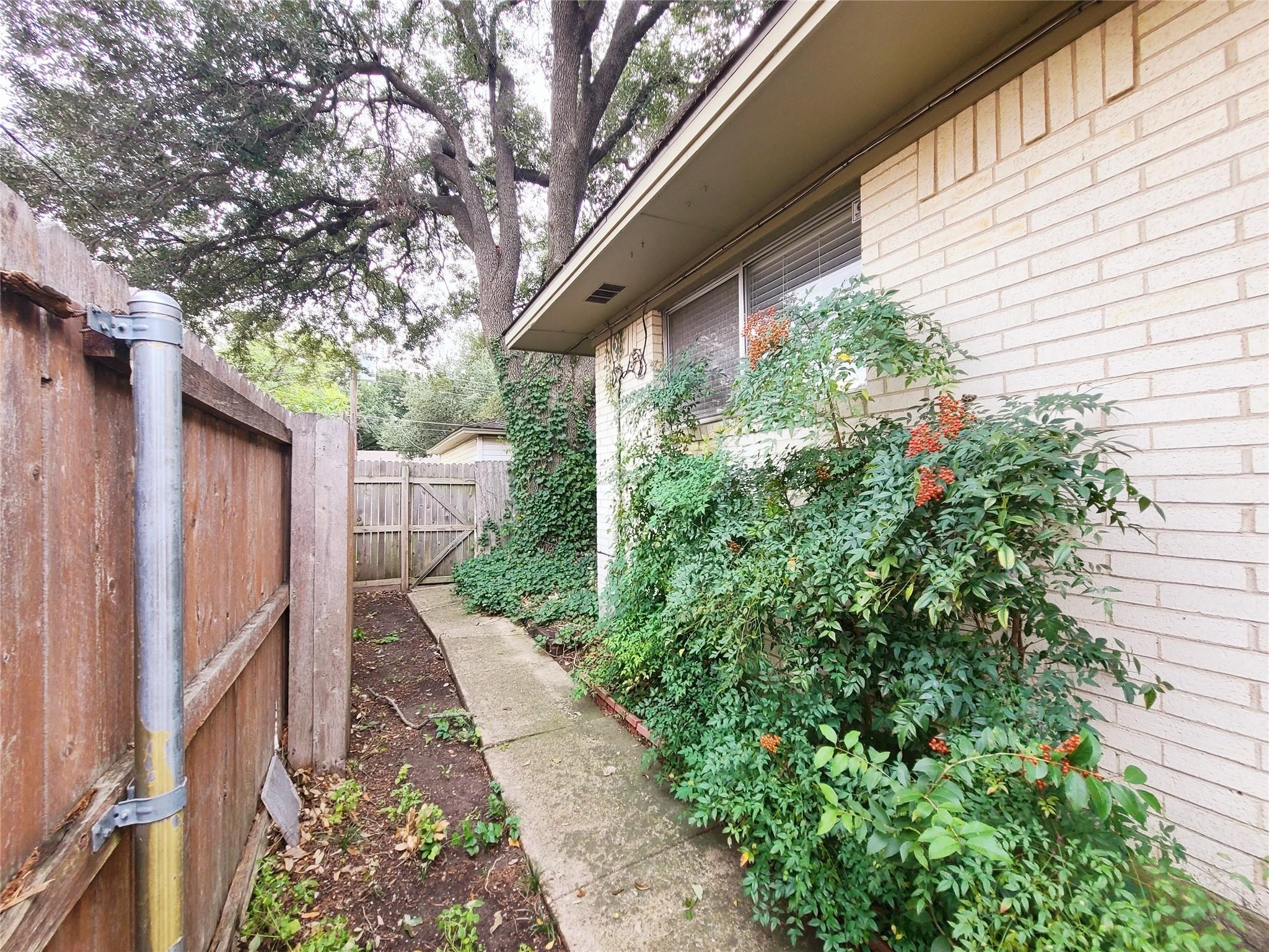 7436 Brentcove Circle Dallas TX 75214