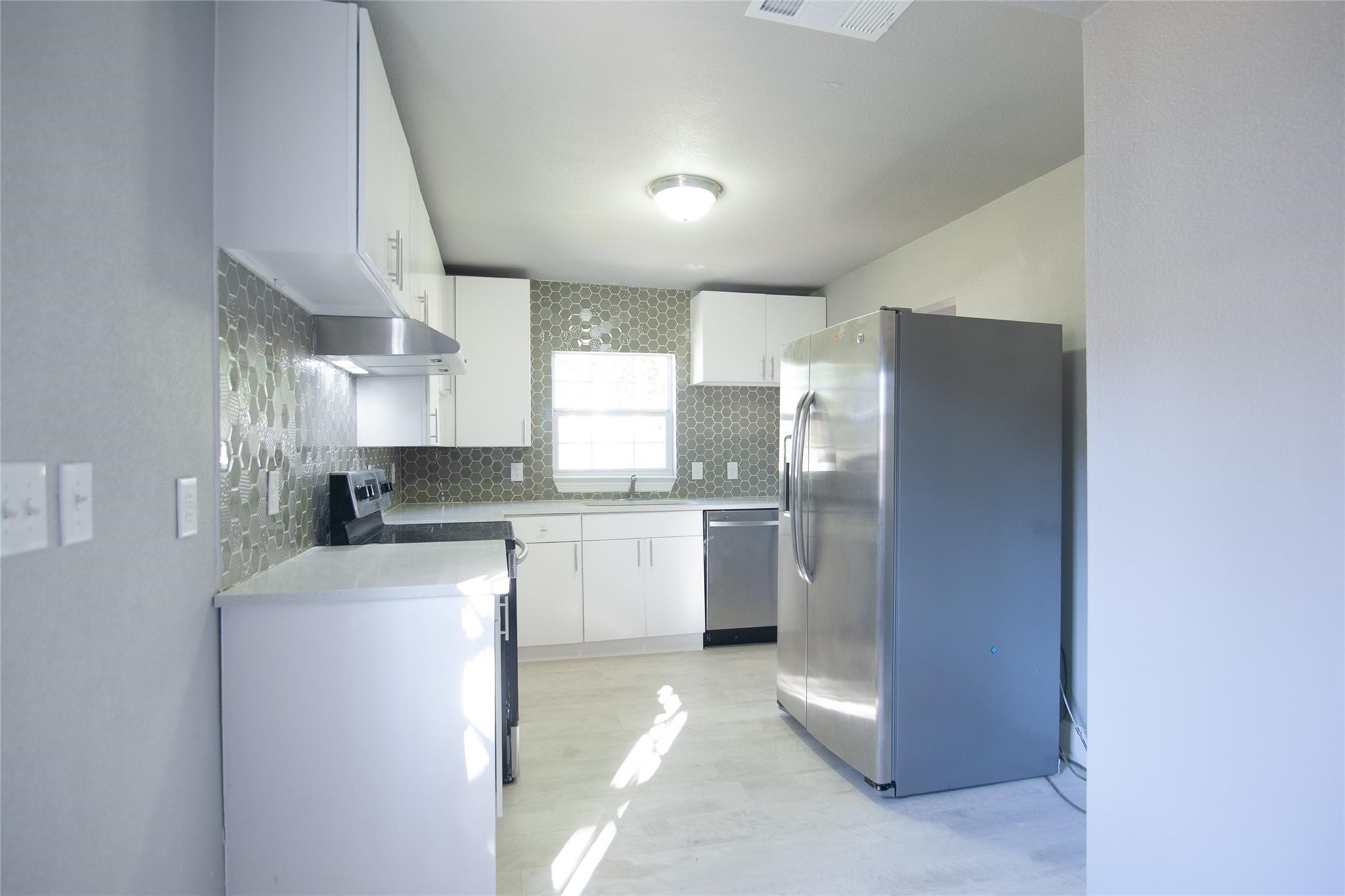1606 Davis Boulevard Garland TX 75042