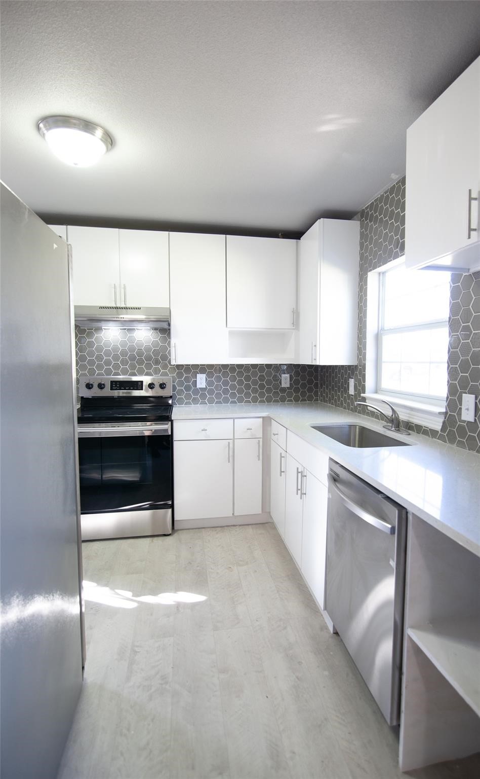 1606 Davis Boulevard Garland TX 75042
