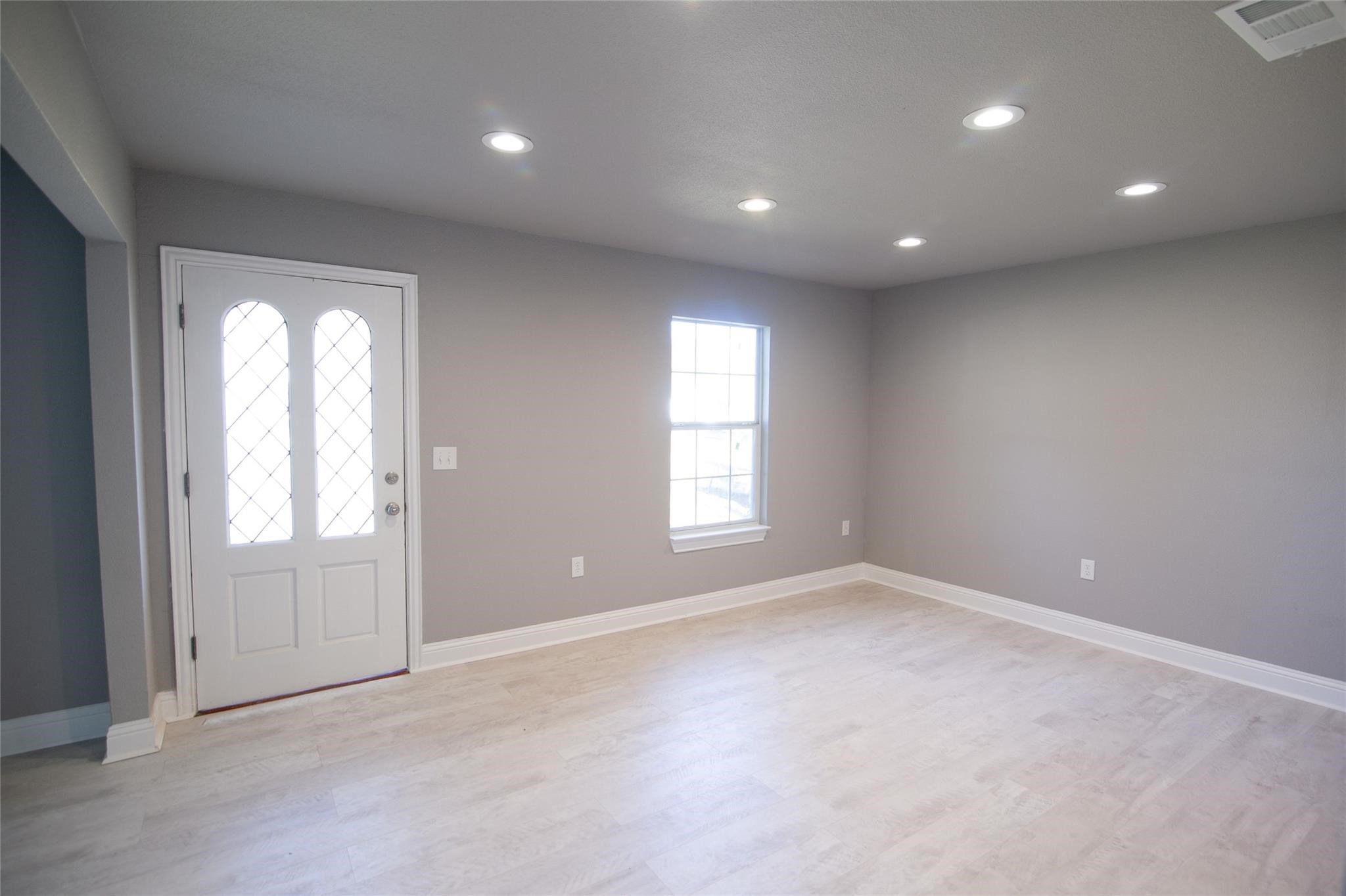1606 Davis Boulevard Garland TX 75042