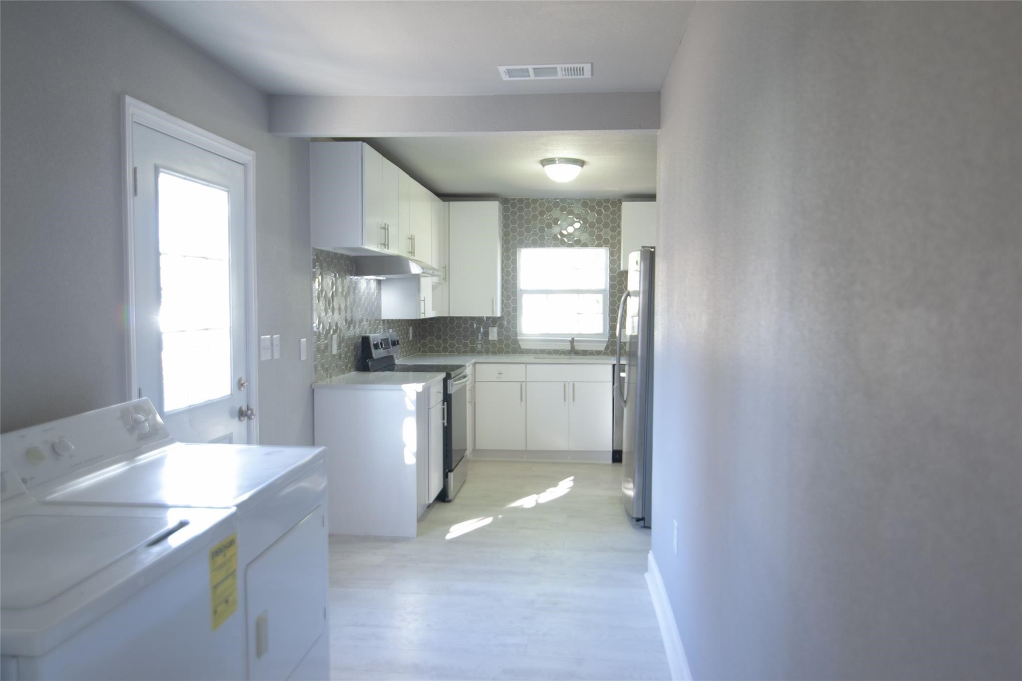 1606 Davis Boulevard Garland TX 75042