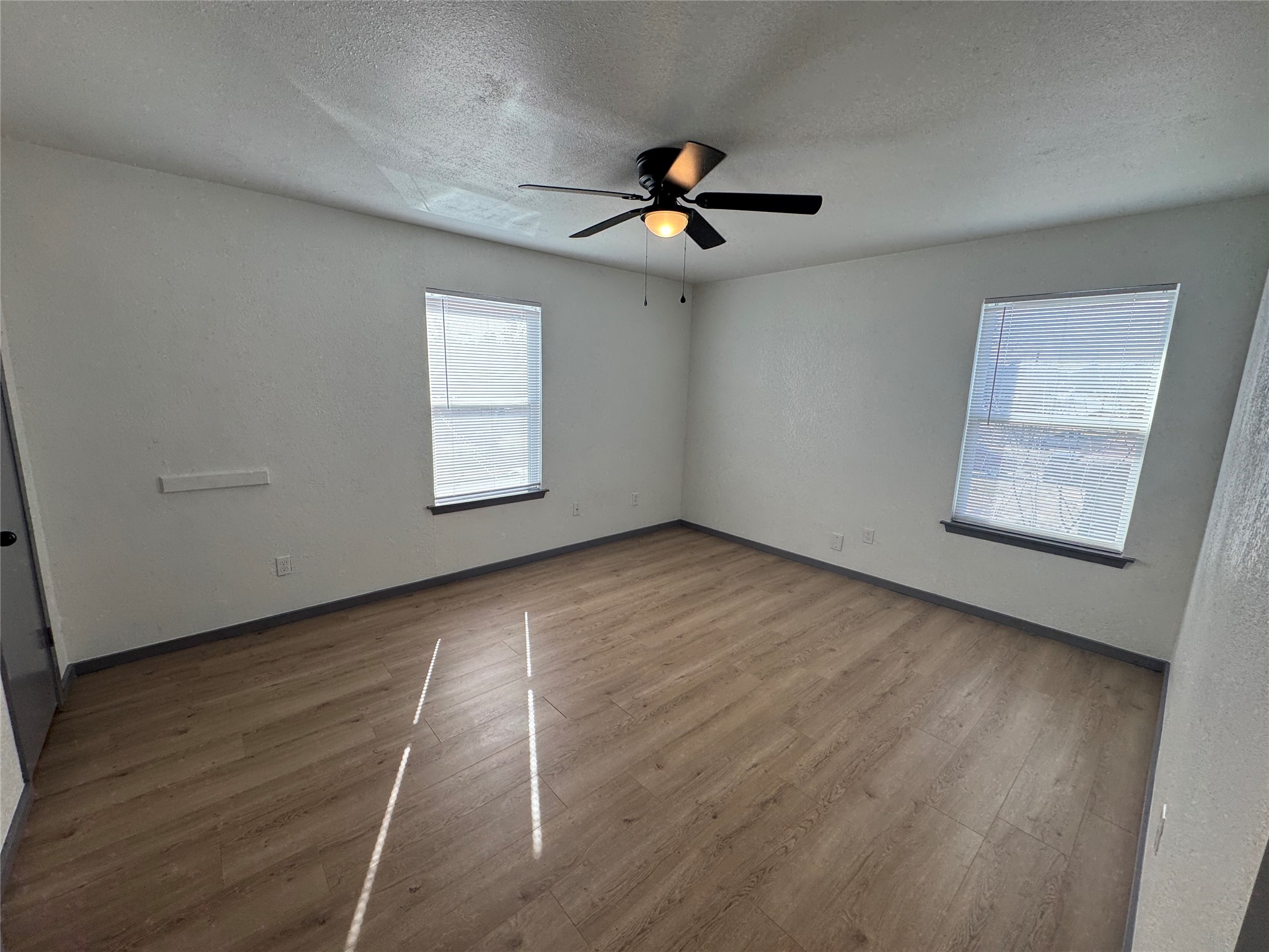 7300 Comanche Lake Worth TX 76135