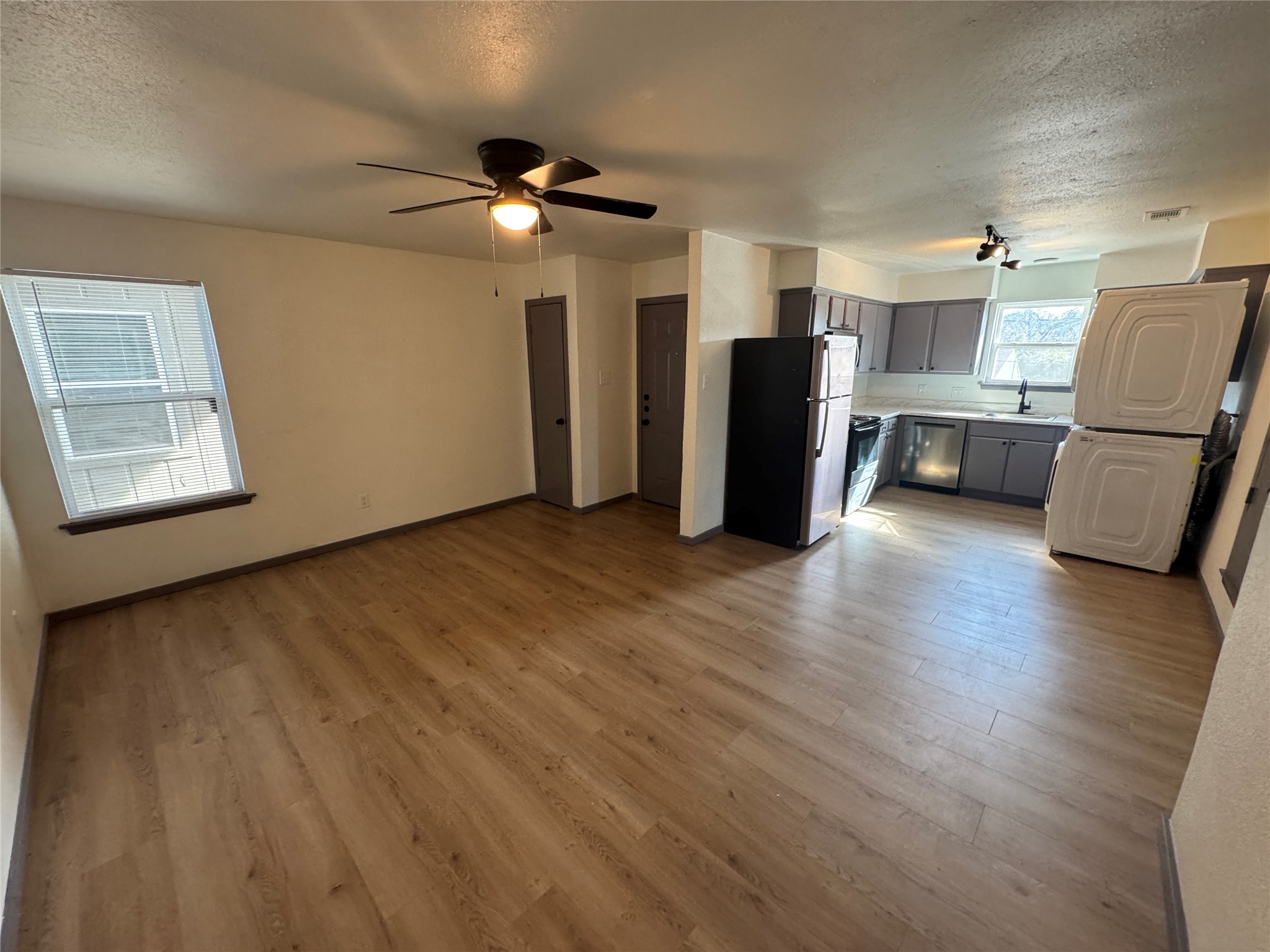 7300 Comanche Lake Worth TX 76135