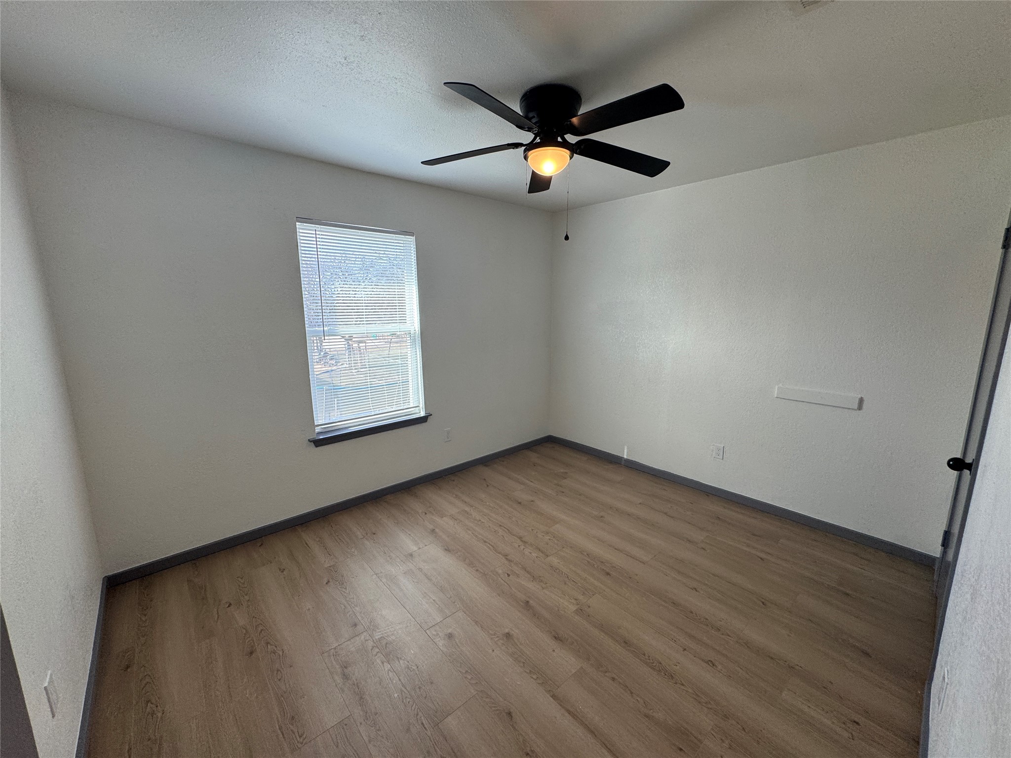 7300 Comanche Lake Worth TX 76135