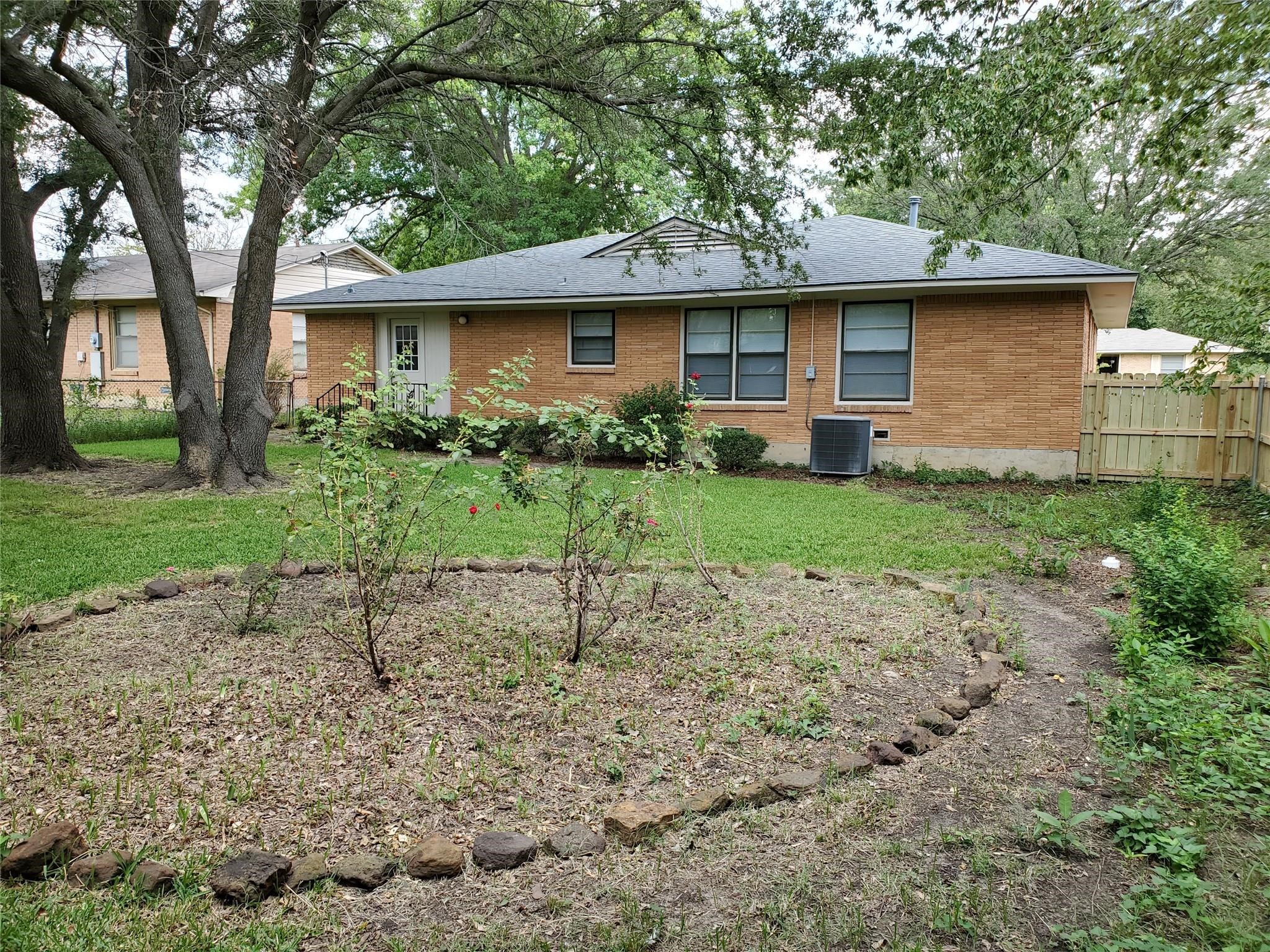 1800 W College Street Sherman TX 75092