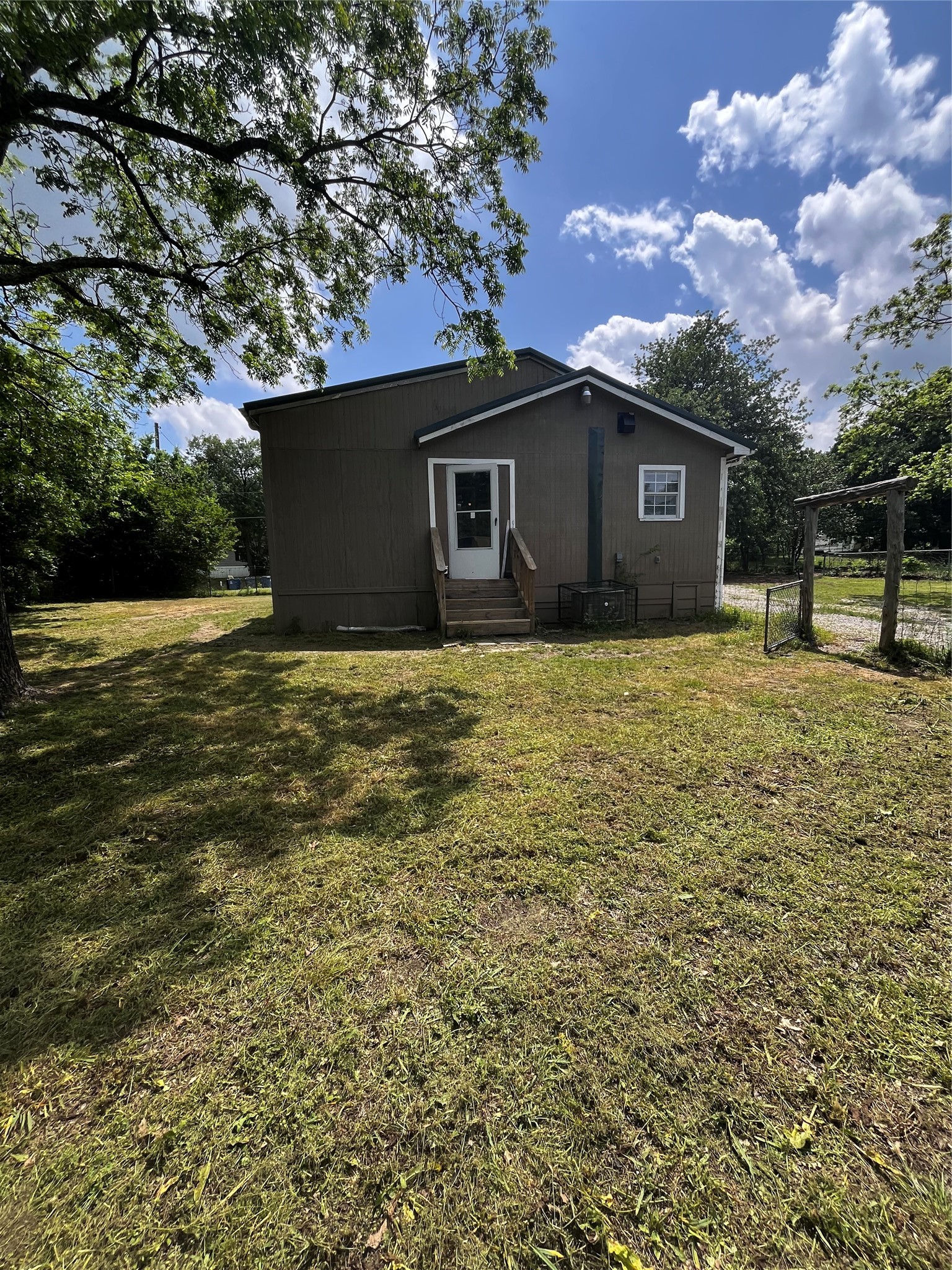 210 Kean Ladonia TX 75449