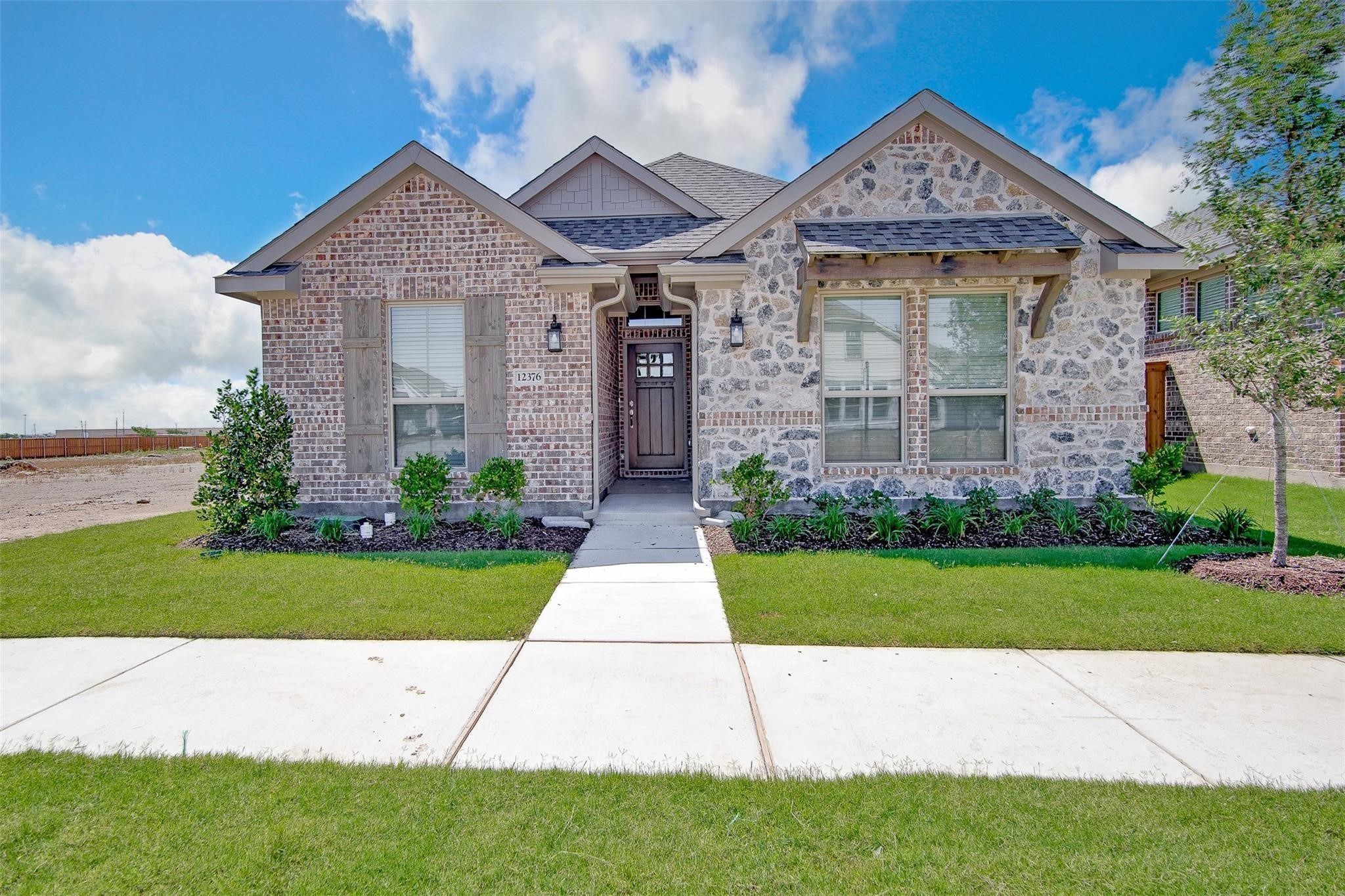 12376 Iveson Drive Fort Worth TX 76052