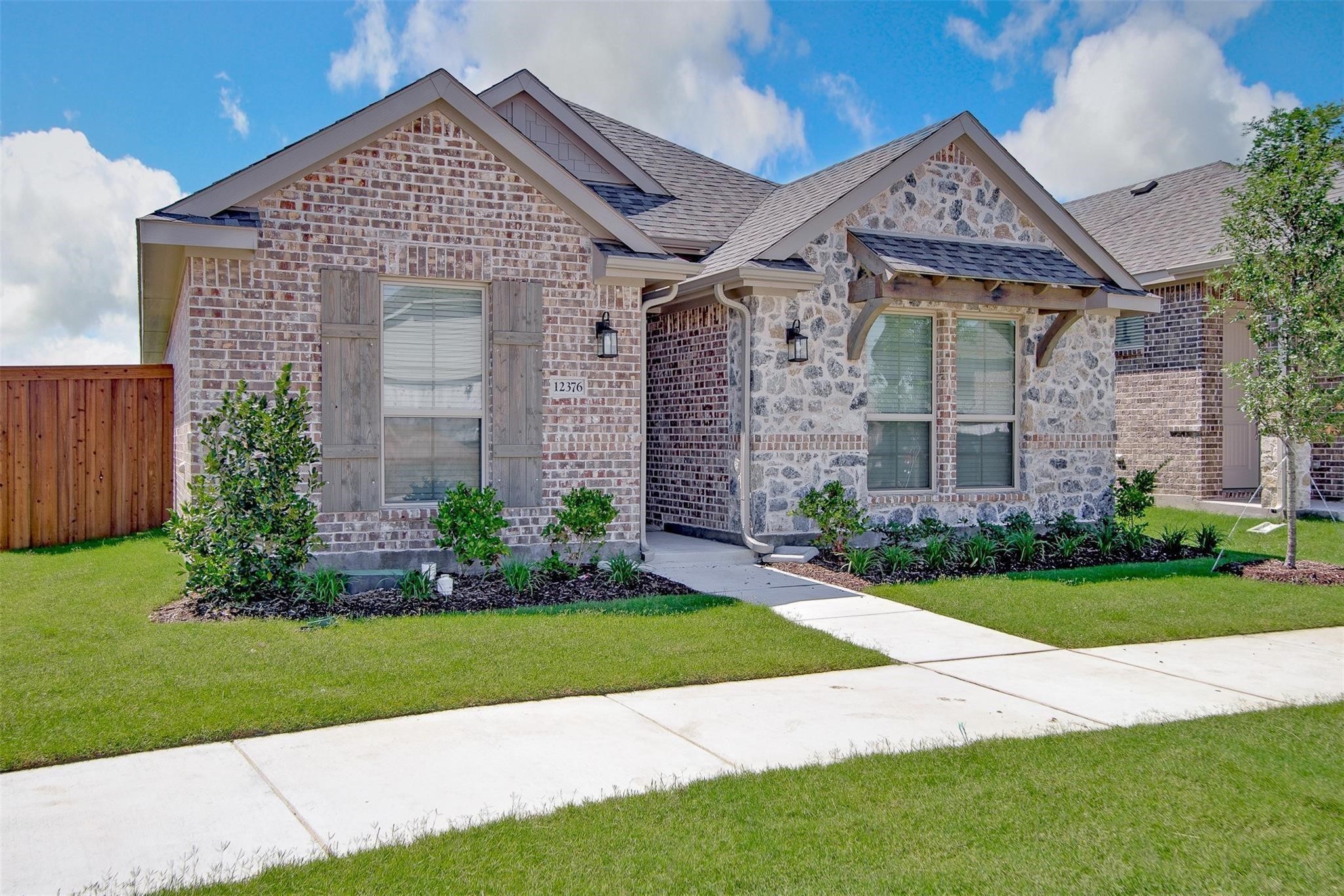 12376 Iveson Drive Fort Worth TX 76052
