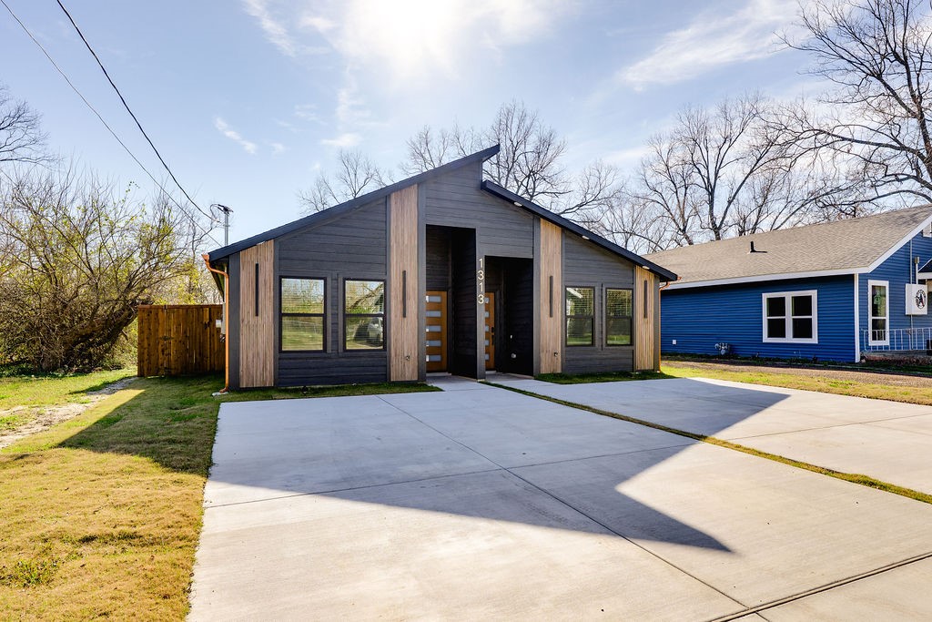 1313 Hunt Commerce TX 75428